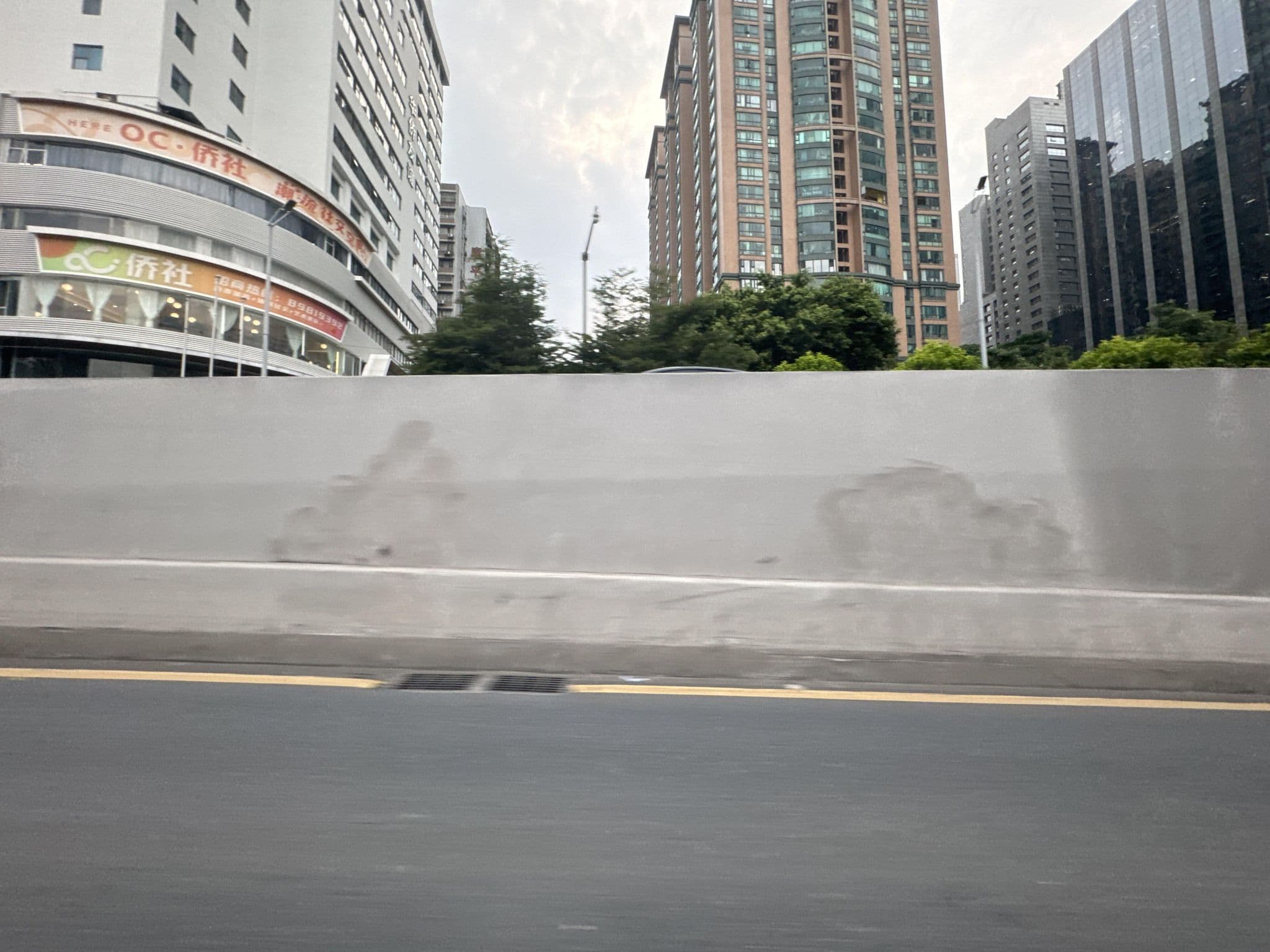 Street view near 7天酒店石牌桥店, Guangzhou — © filipb (CC BY-SA · Mapillary)