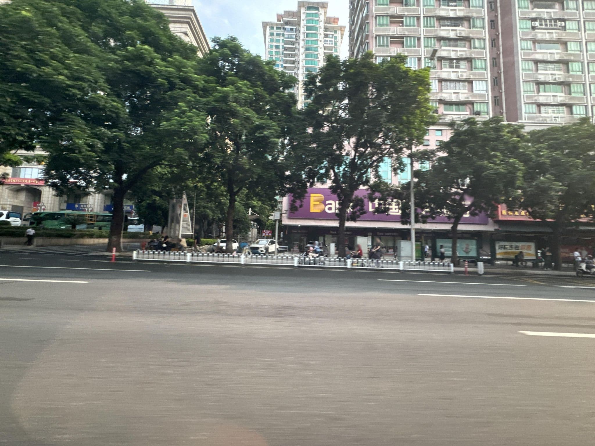 Street view near 宜必思酒店(兰州西站店), Dasha — © filipb (CC BY-SA · Mapillary)