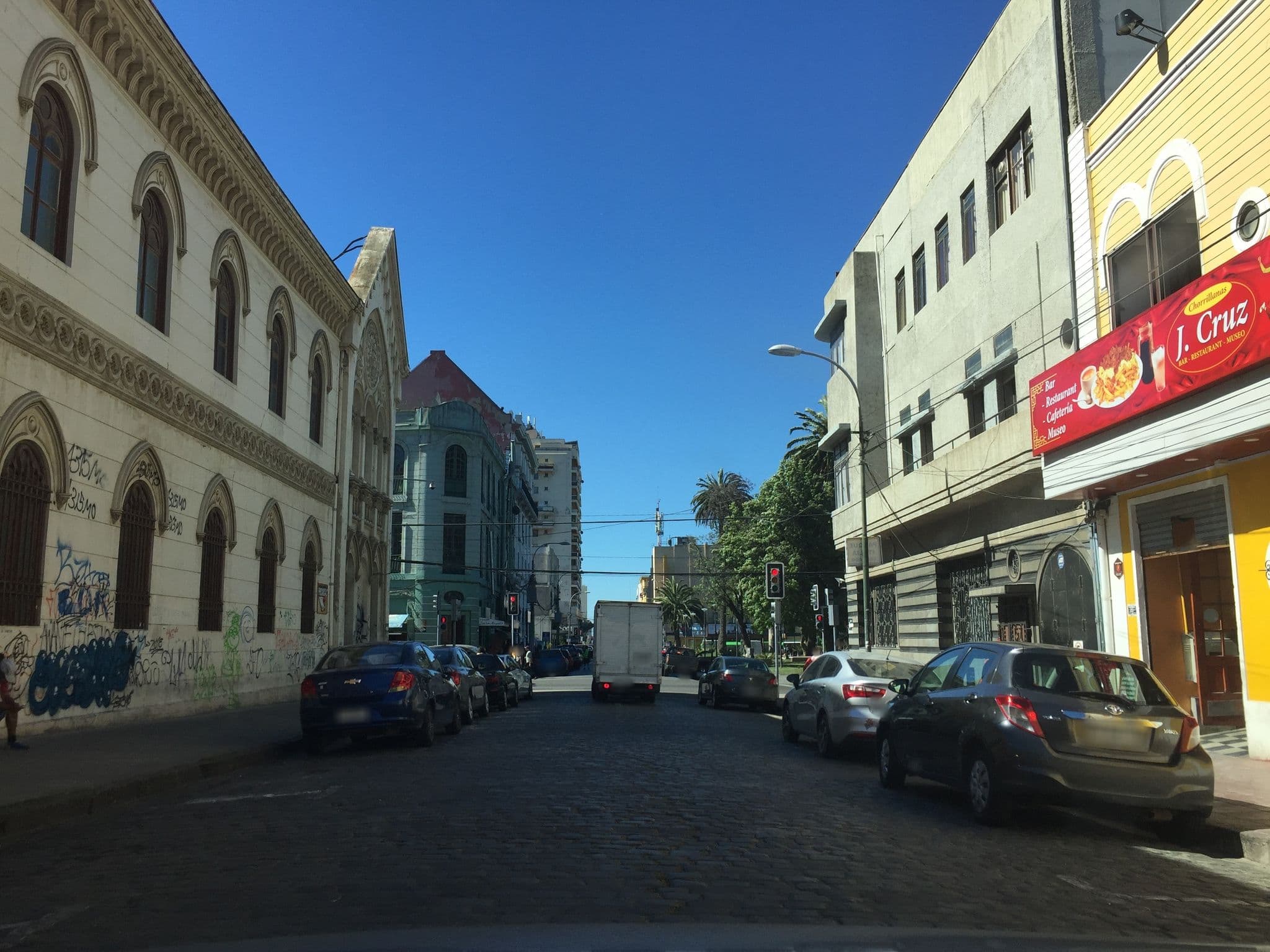 Street view near Hotel Kolpin, Valparaíso