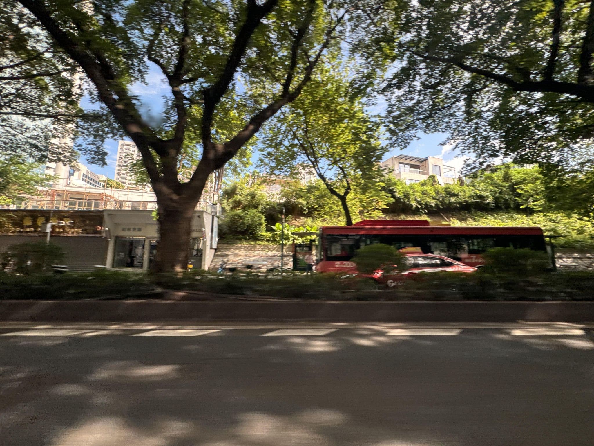 Street view near Guangzhou easun guotai hotel, Guangzhou — © filipb (CC BY-SA · Mapillary)