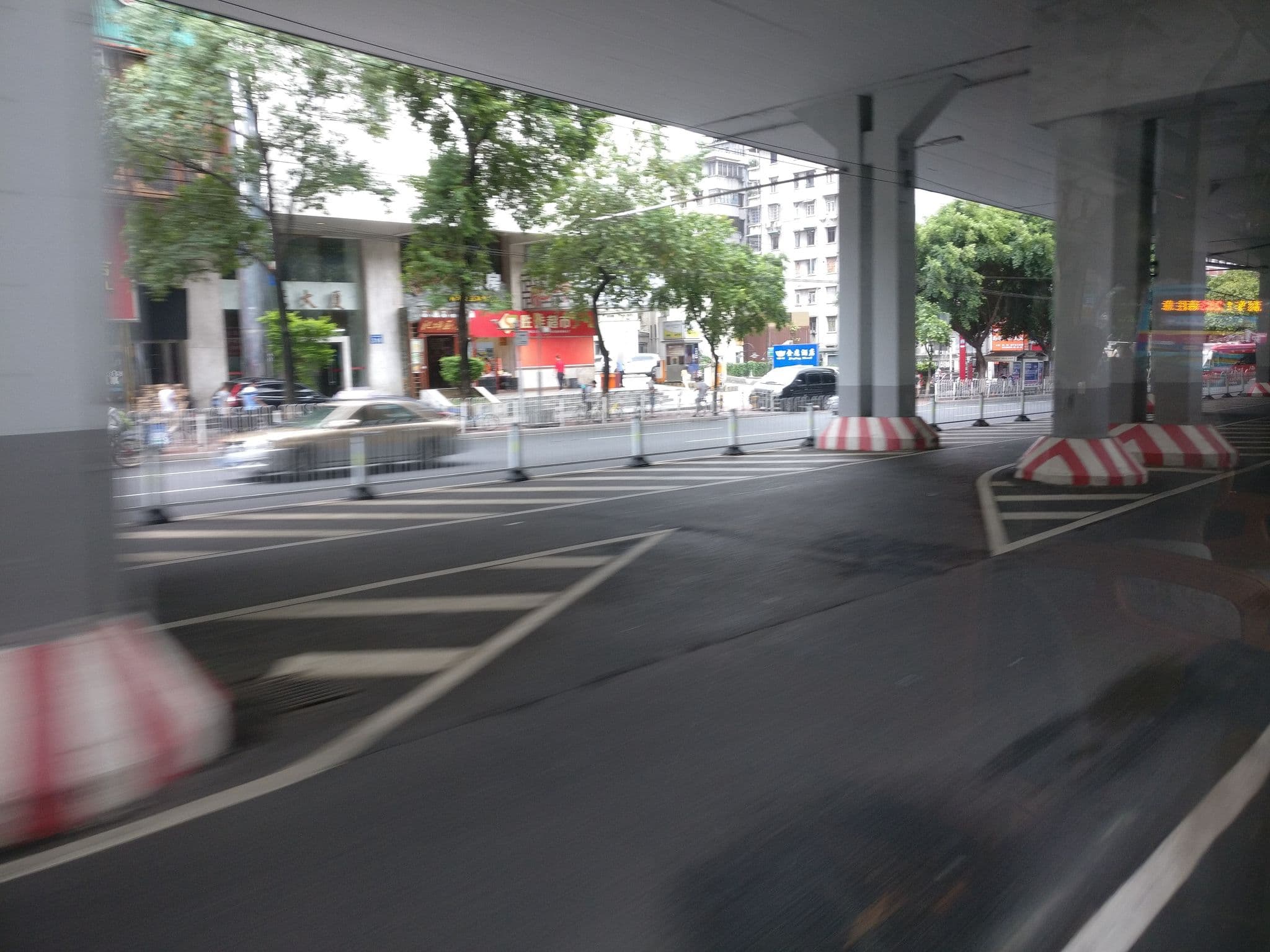 Street view near 金鹰酒店, Guangzhou — © aleung (CC BY-SA · Mapillary)
