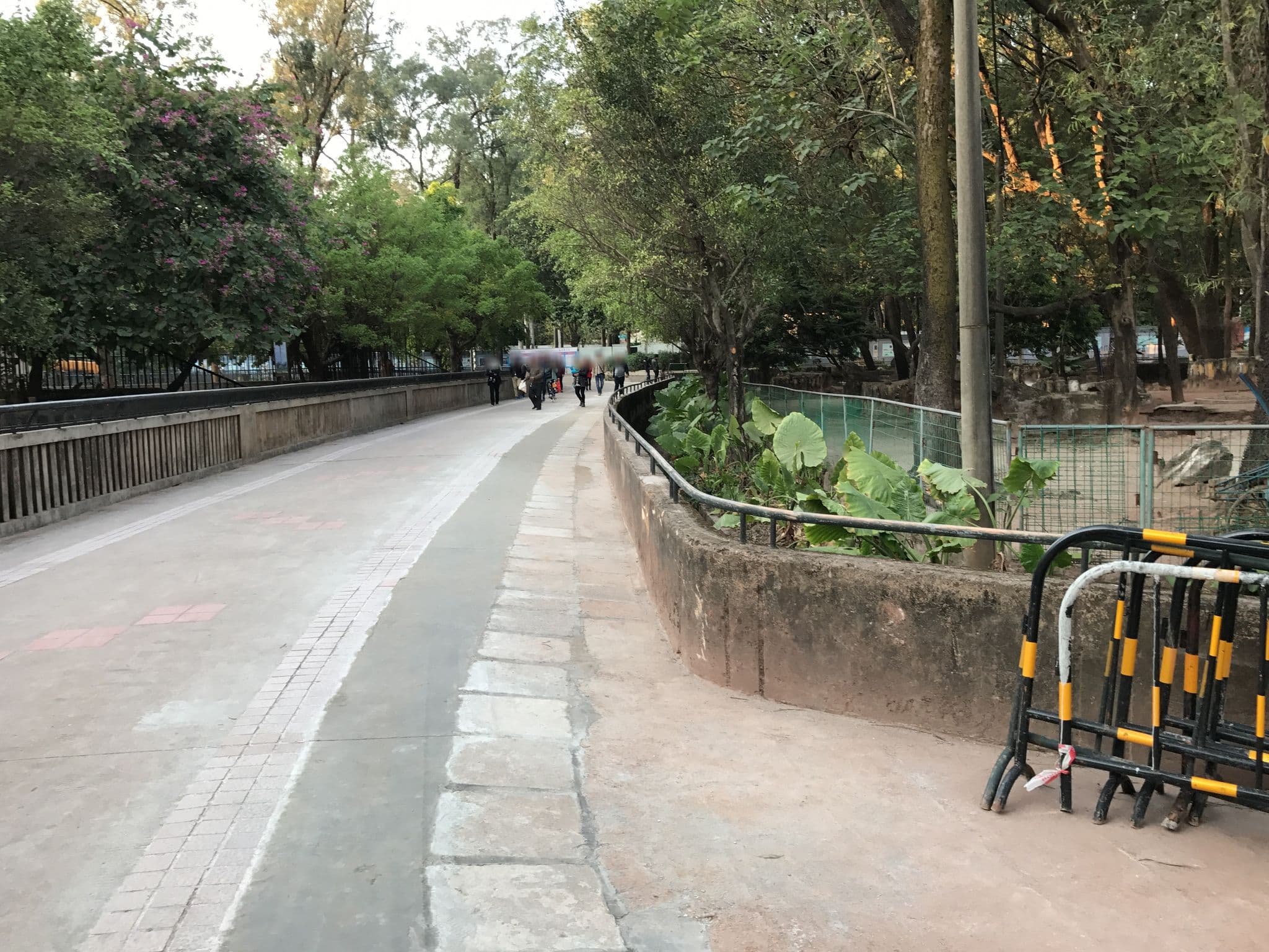 Street view near Kaiserdom hotel, Guangzhou — © yubin (CC BY-SA · Mapillary)