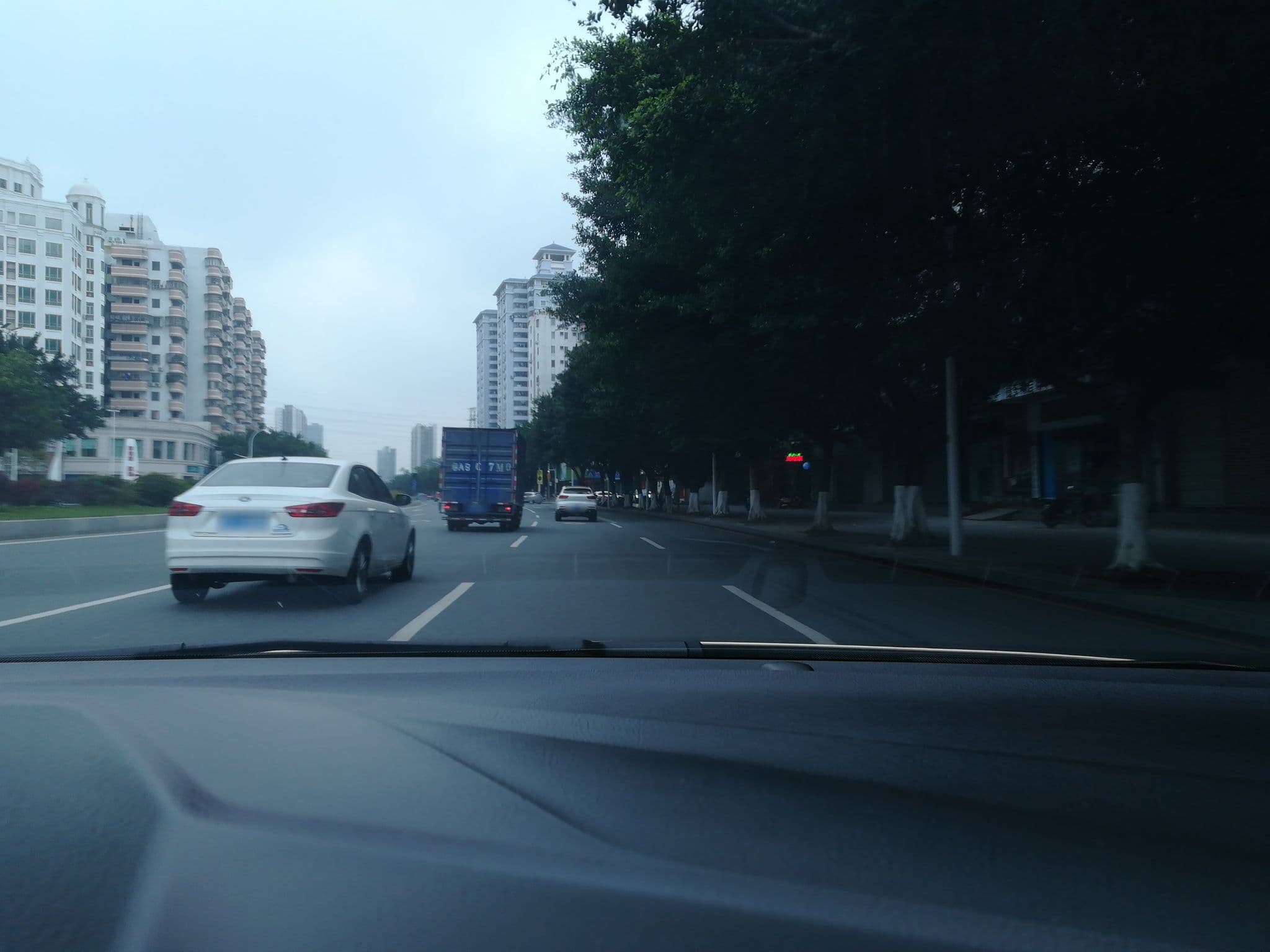 Street view near Guangzhou Huating Traders Hotel, Humen — © skylinefox (CC BY-SA · Mapillary)