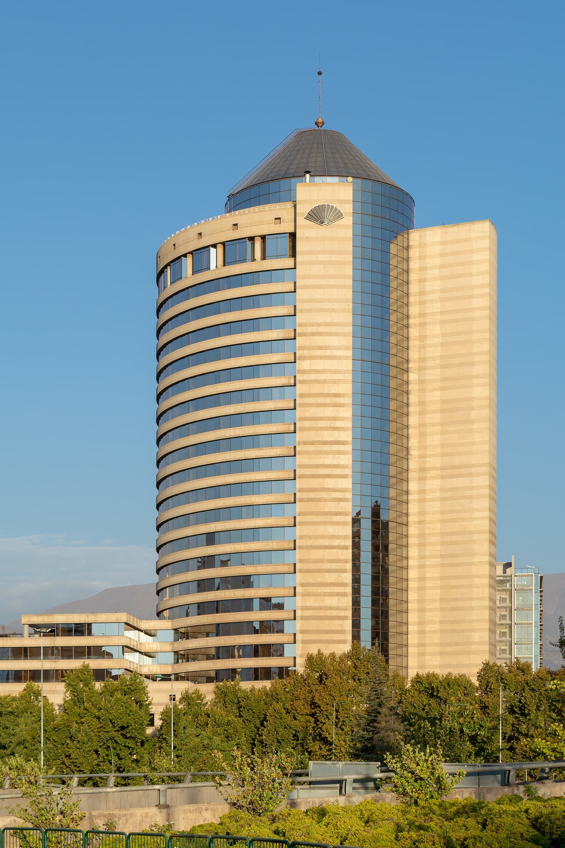 Mandarín Oriental Santiago (via Wikimedia Commons, CC BY-SA 4.0)
