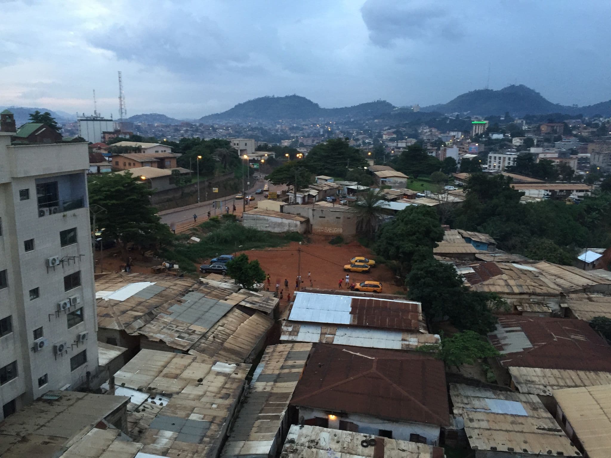 Street view near Tou'Ngou Hotel, Yaoundé