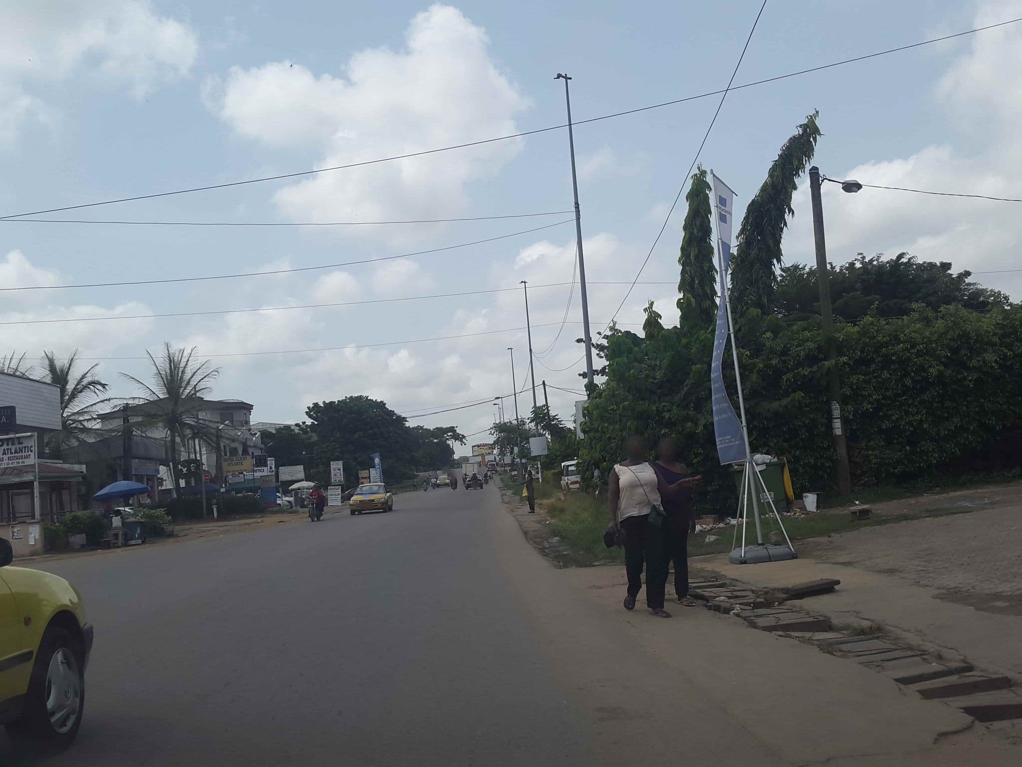 Street view near Lively Hotel, Douala