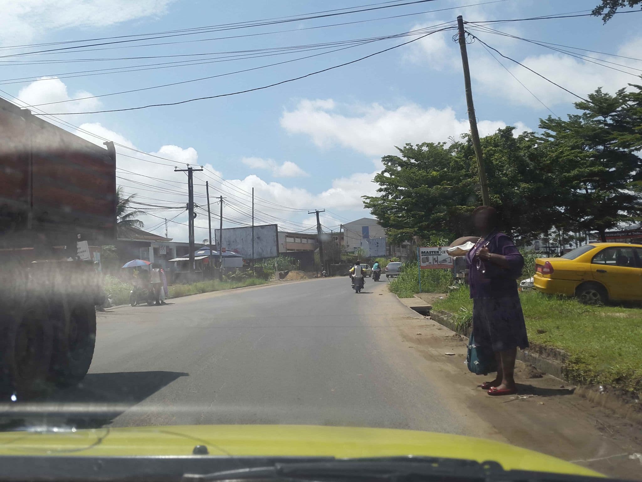 Street view near Hôtel le Boa, Douala