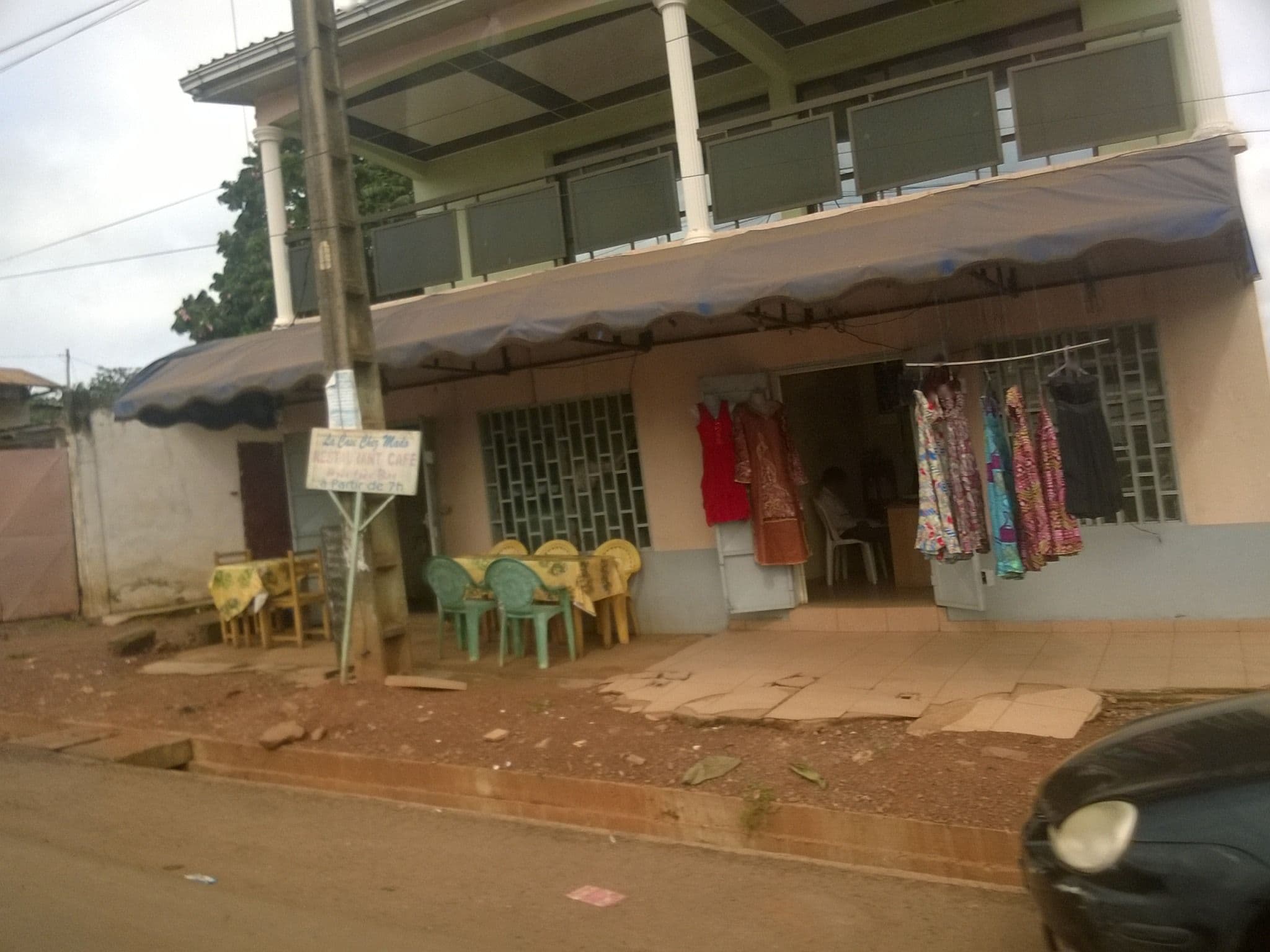 Street view near Maison YDE, Yaoundé