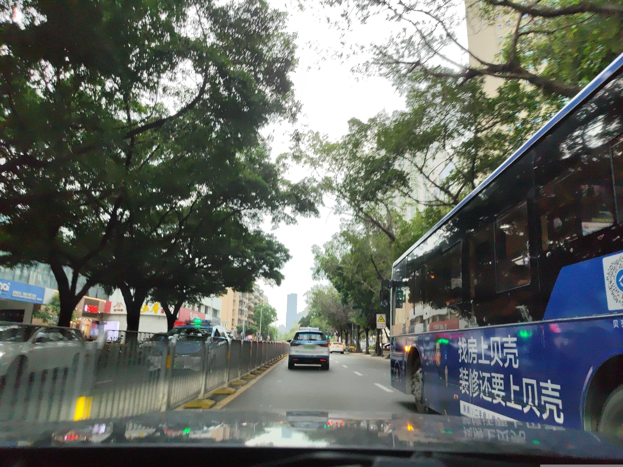 Street view near guest room, Shenzhen — © Obanazawa_Kuri (CC BY-SA · Mapillary)