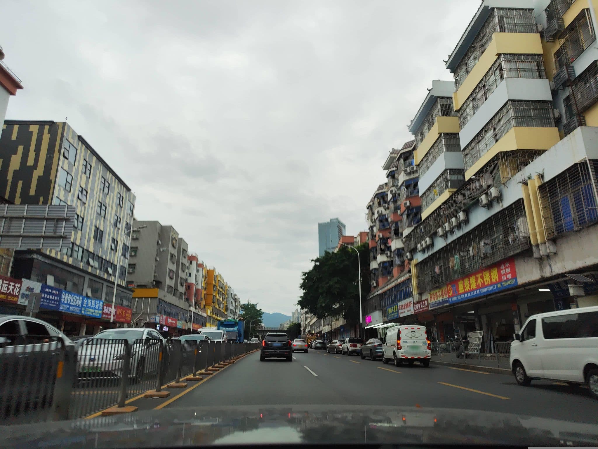 Street view near 深圳华宇商务宾馆, Changlingpi — © Obanazawa_Kuri (CC BY-SA · Mapillary)