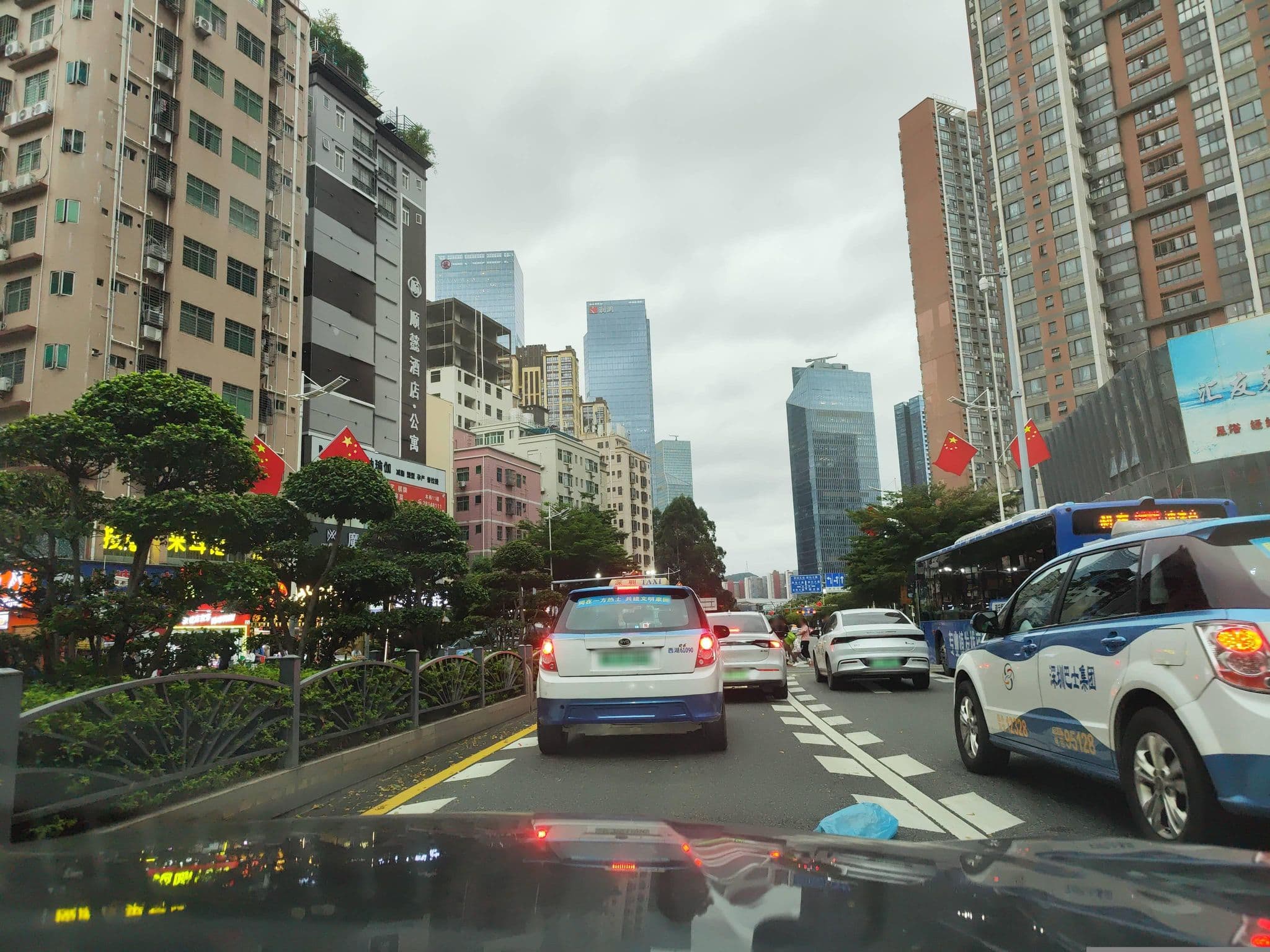 Street view near Hong Yang Hotel, Changlingpi — © Obanazawa_Kuri (CC BY-SA · Mapillary)