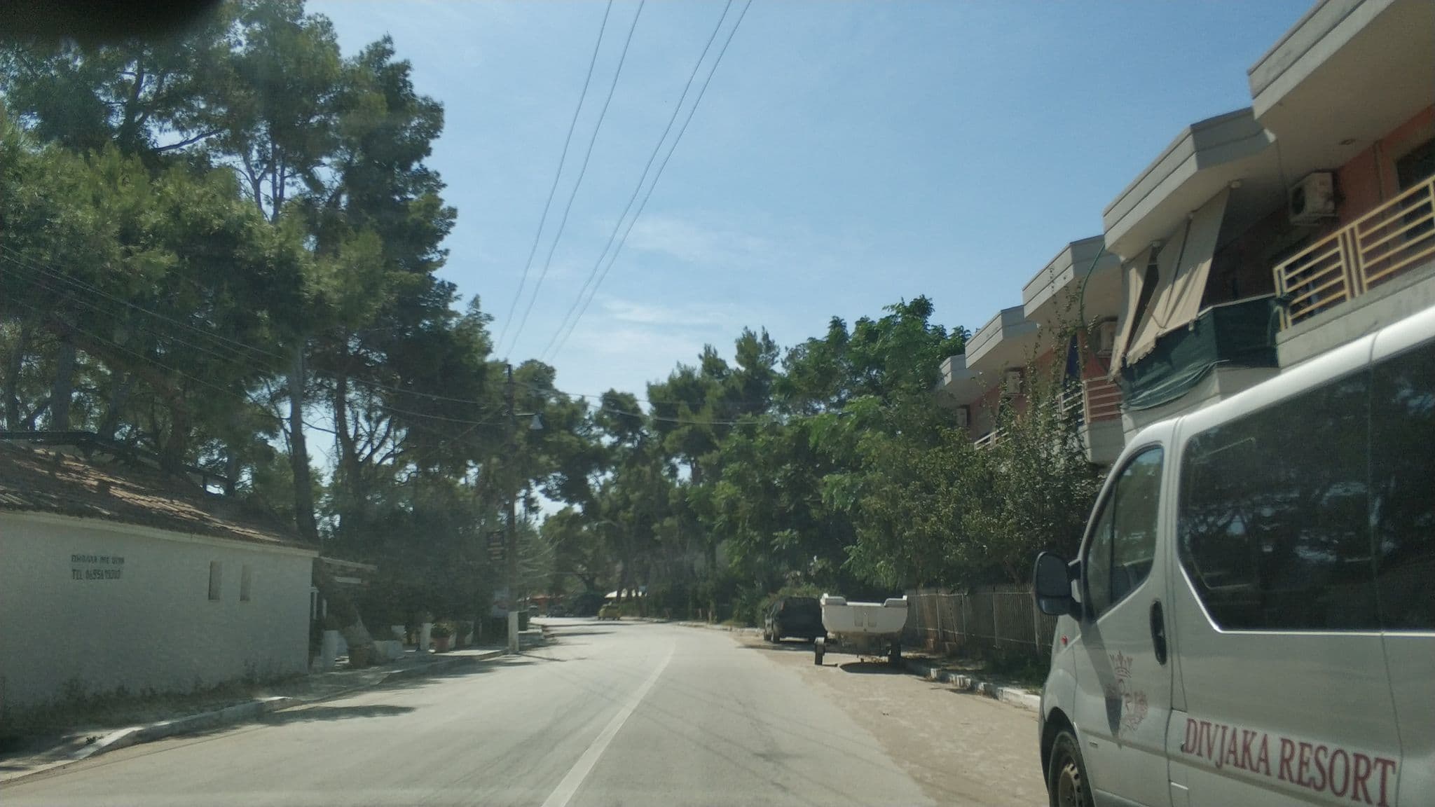 Street view near Hotel Pelikan, Divjakë — © freddouhelk (CC BY-SA · Mapillary)