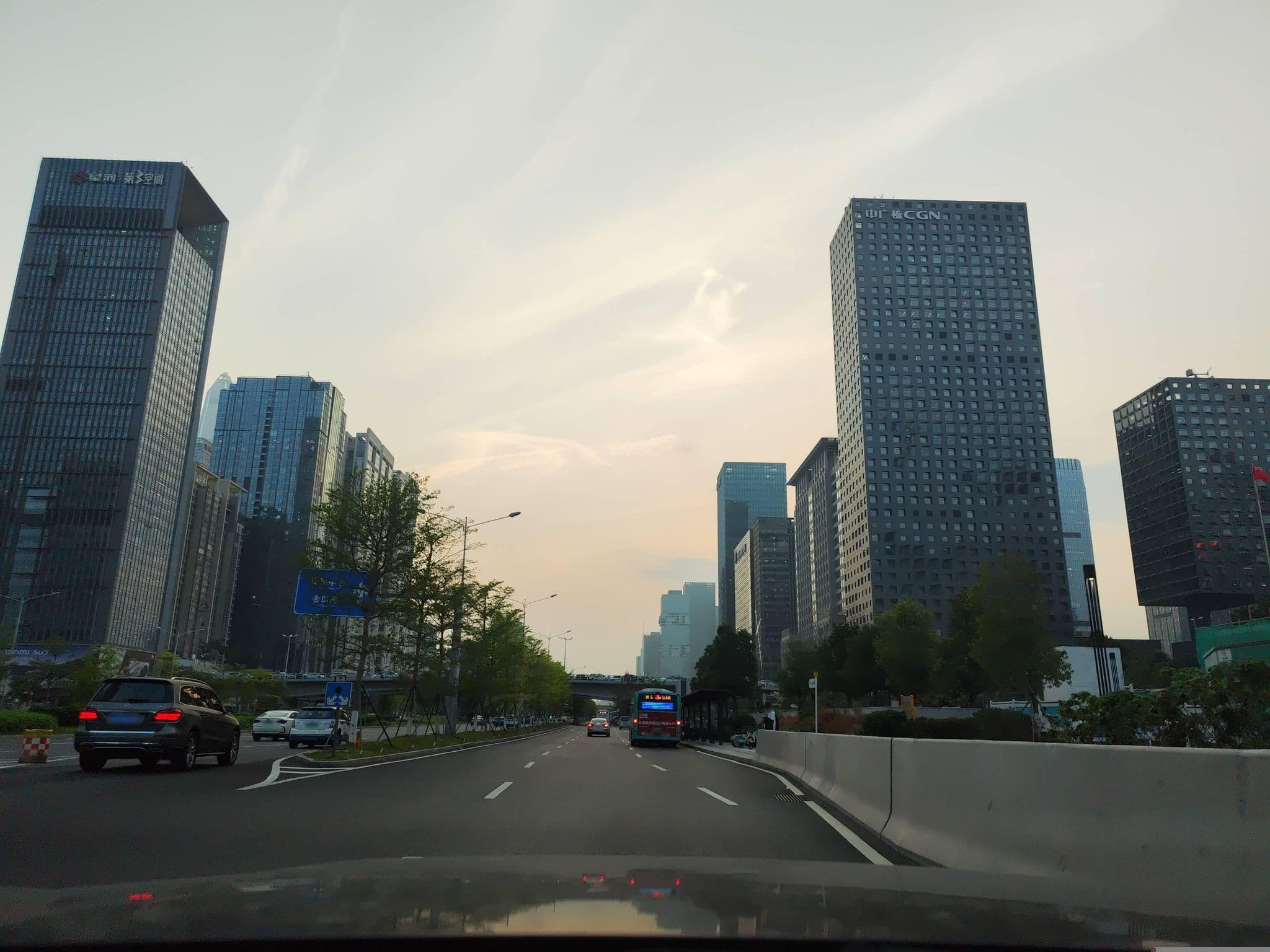 Street view near Fozen Grang Hotel, Gangxia — © Obanazawa_Kuri (CC BY-SA · Mapillary)
