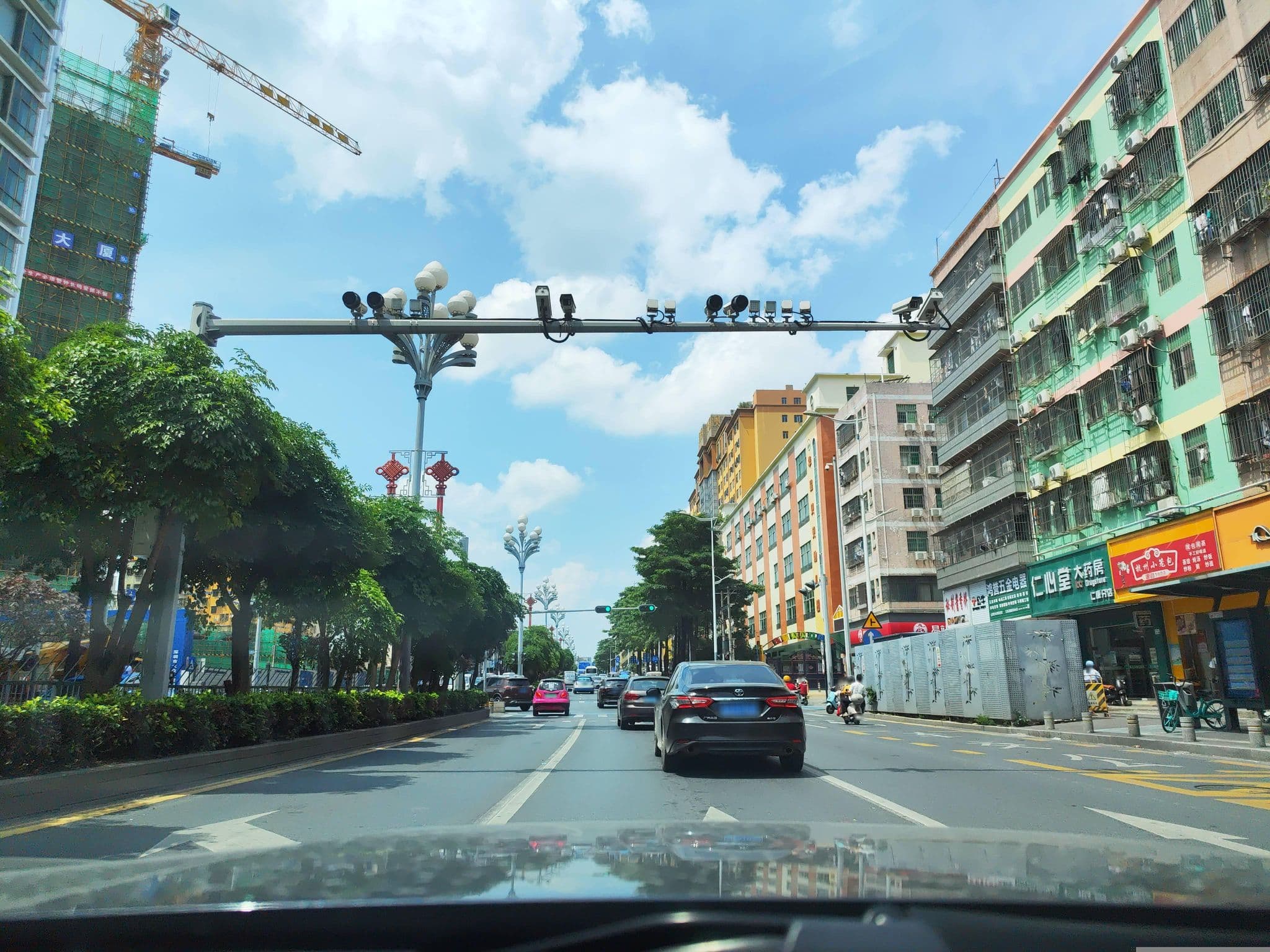 Street view near 顺逸东方酒店 Oriental Shine Hotel, Niulanwo — © Obanazawa_Kuri (CC BY-SA · Mapillary)