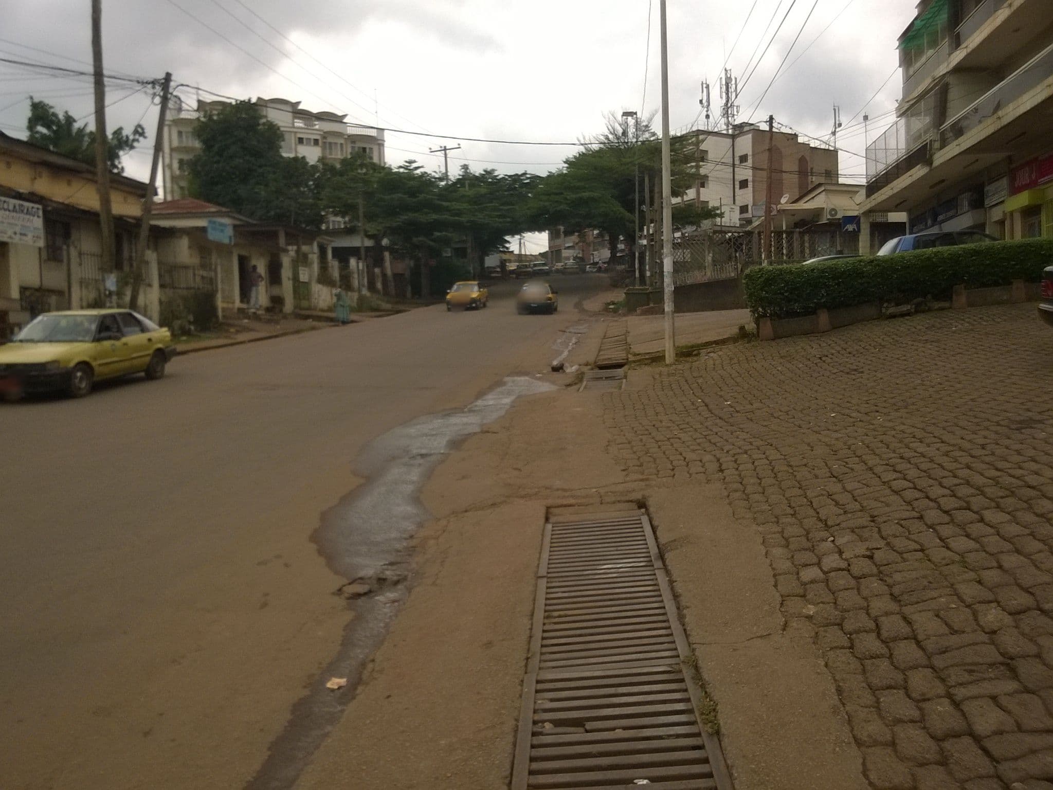 Street view near Hôtel Grand Moulin, Yaoundé