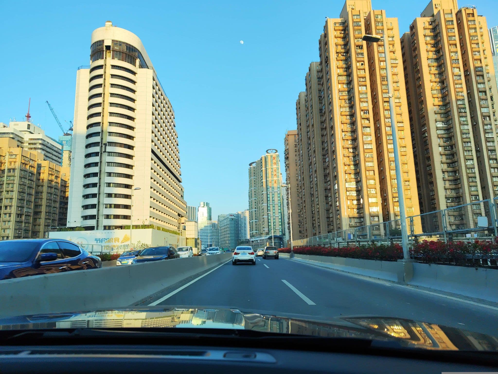 Street view near Grand Hyatt Shenzhen, Nanyuan Residential — © Obanazawa_Kuri (CC BY-SA · Mapillary)