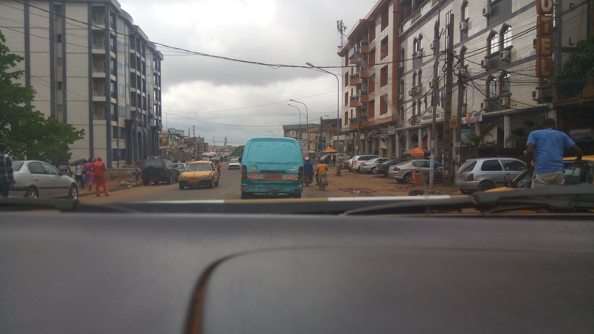 Street view near Florencia Hotel, Yaoundé
