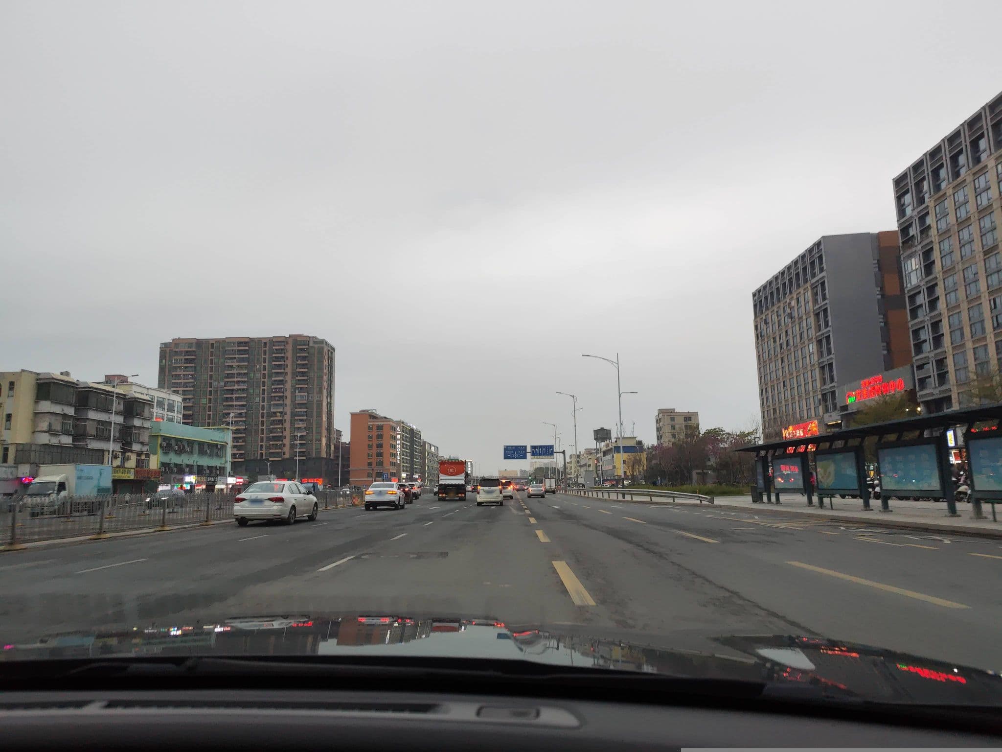 Street view near 深圳龙岗平价住宿, Longgang — © Obanazawa_Kuri (CC BY-SA · Mapillary)