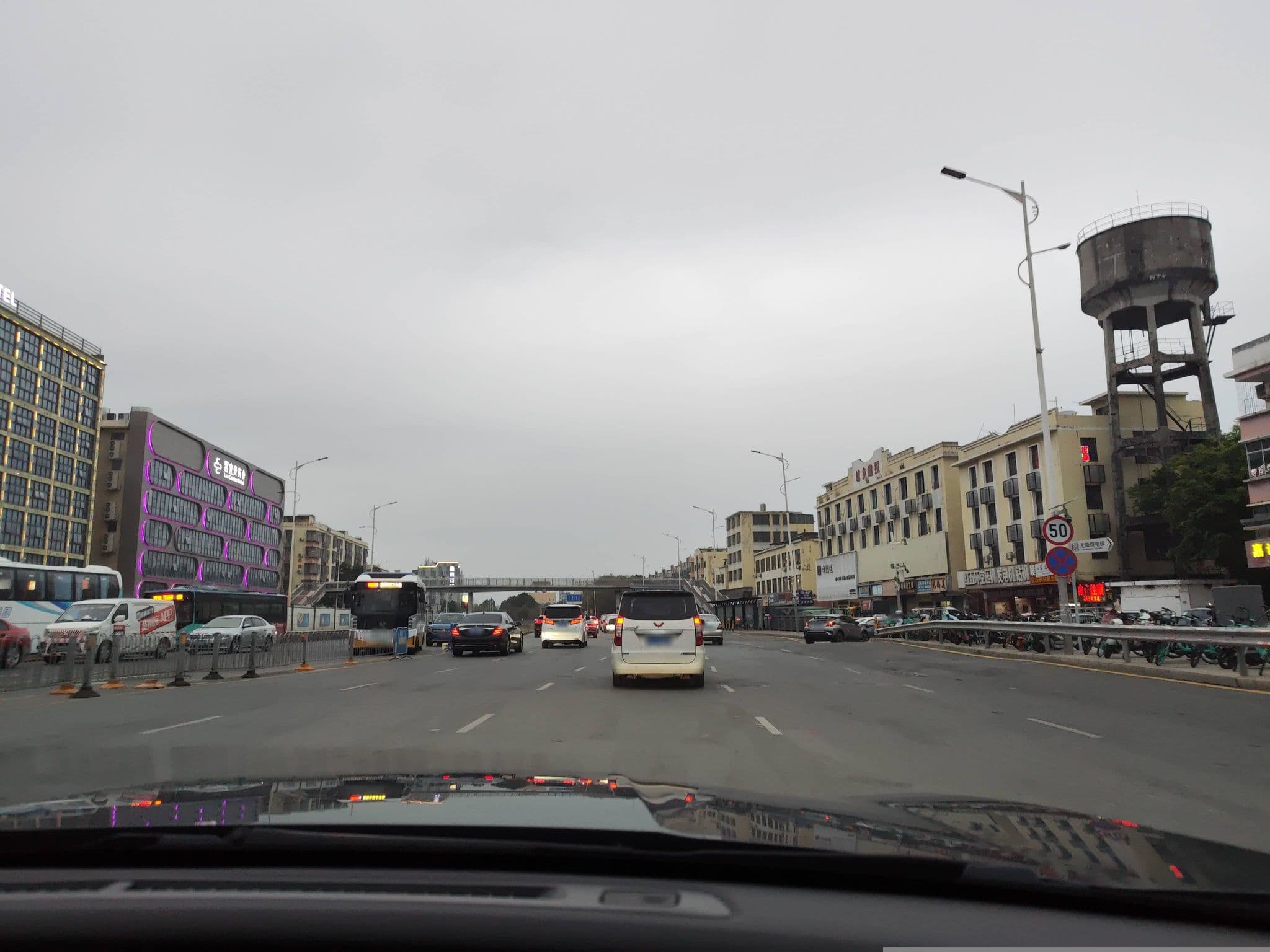 Street view near 深圳祥和顺浪漫酒店, Longgang — © Obanazawa_Kuri (CC BY-SA · Mapillary)