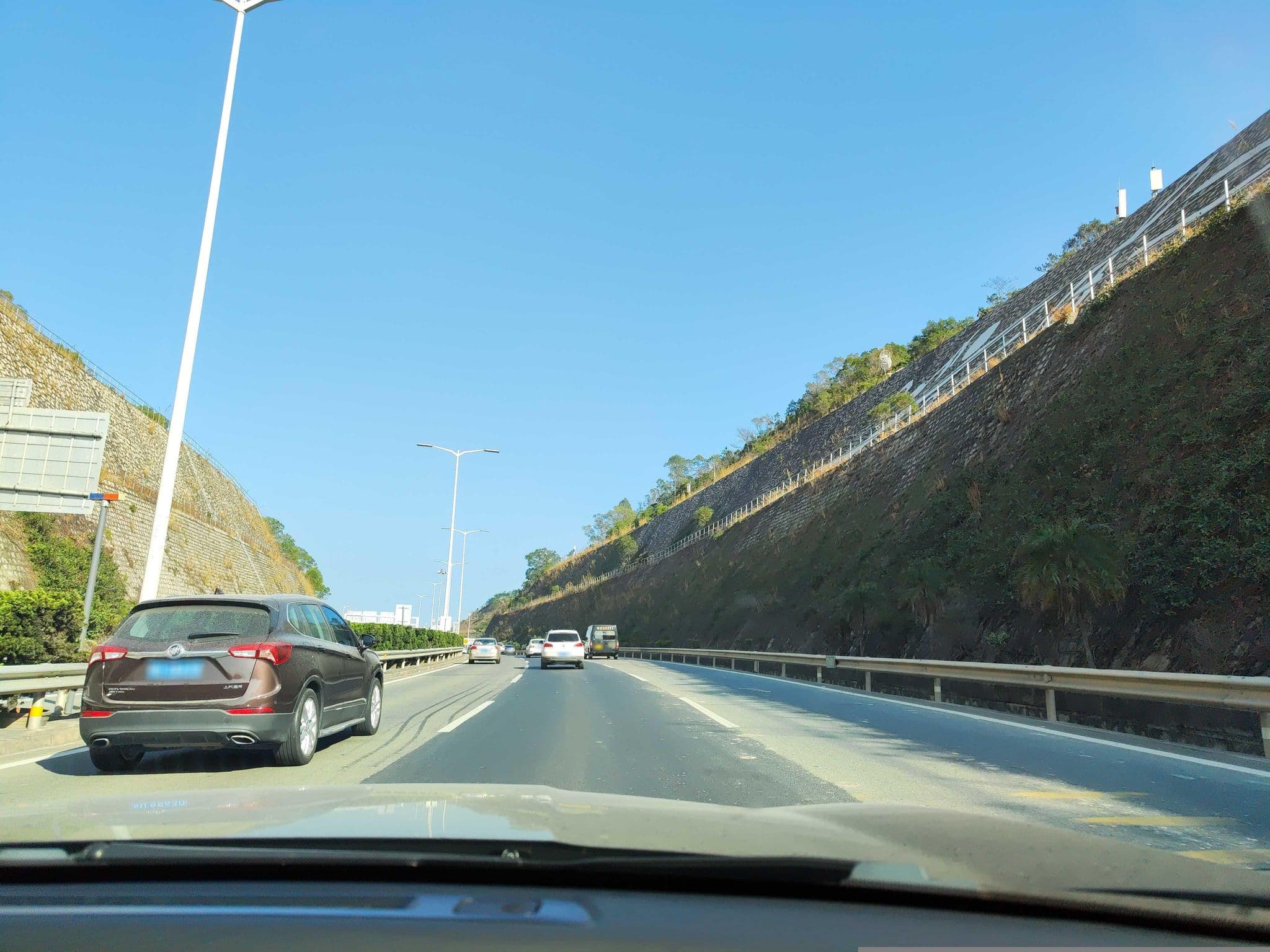 Street view near 宁国海之蓝宾馆, Longgang — © Obanazawa_Kuri (CC BY-SA · Mapillary)