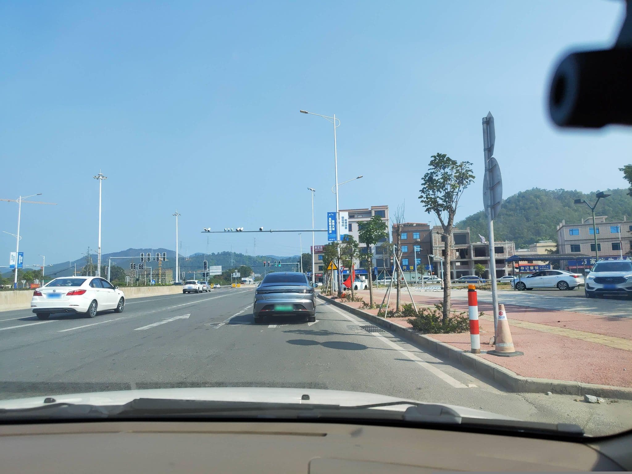 Street view near 惠东富力希尔顿逸林度假酒店, Pingshan — © Obanazawa_Kuri (CC BY-SA · Mapillary)