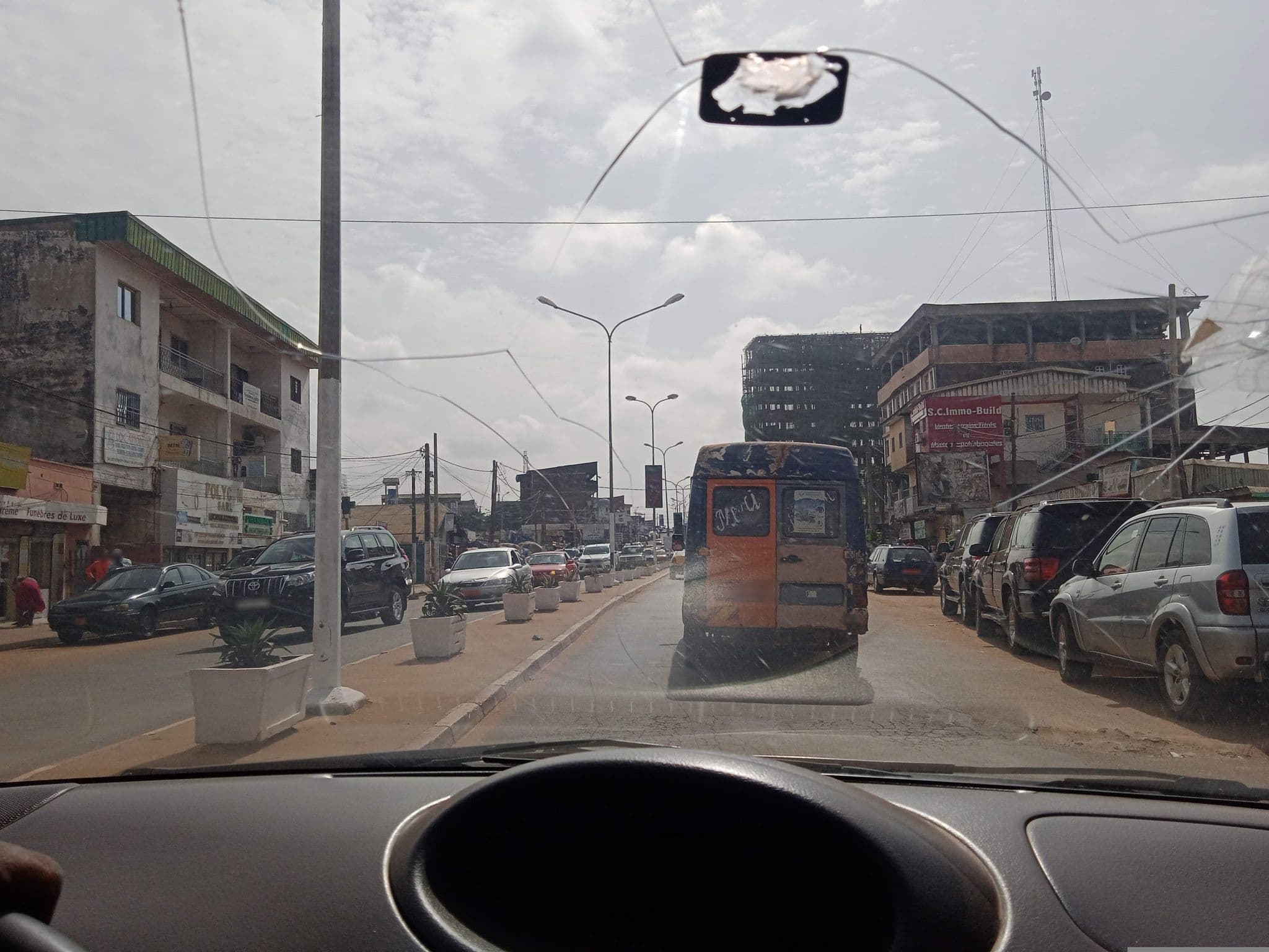 Street view near Hotel Miradir Sarl, Yaoundé