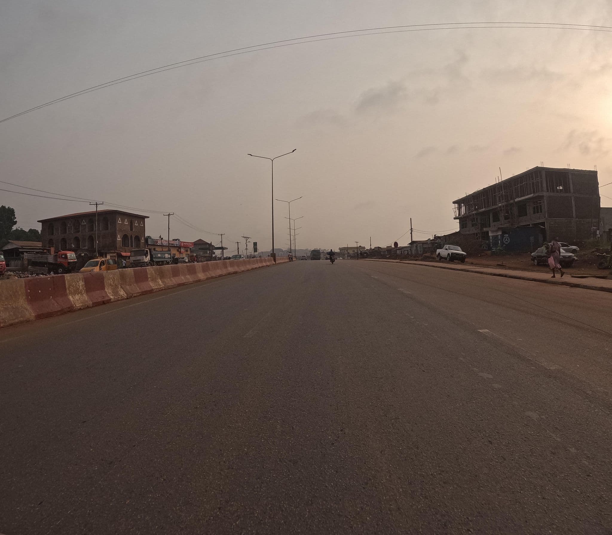 Street view near Park Center Complex, Yaoundé