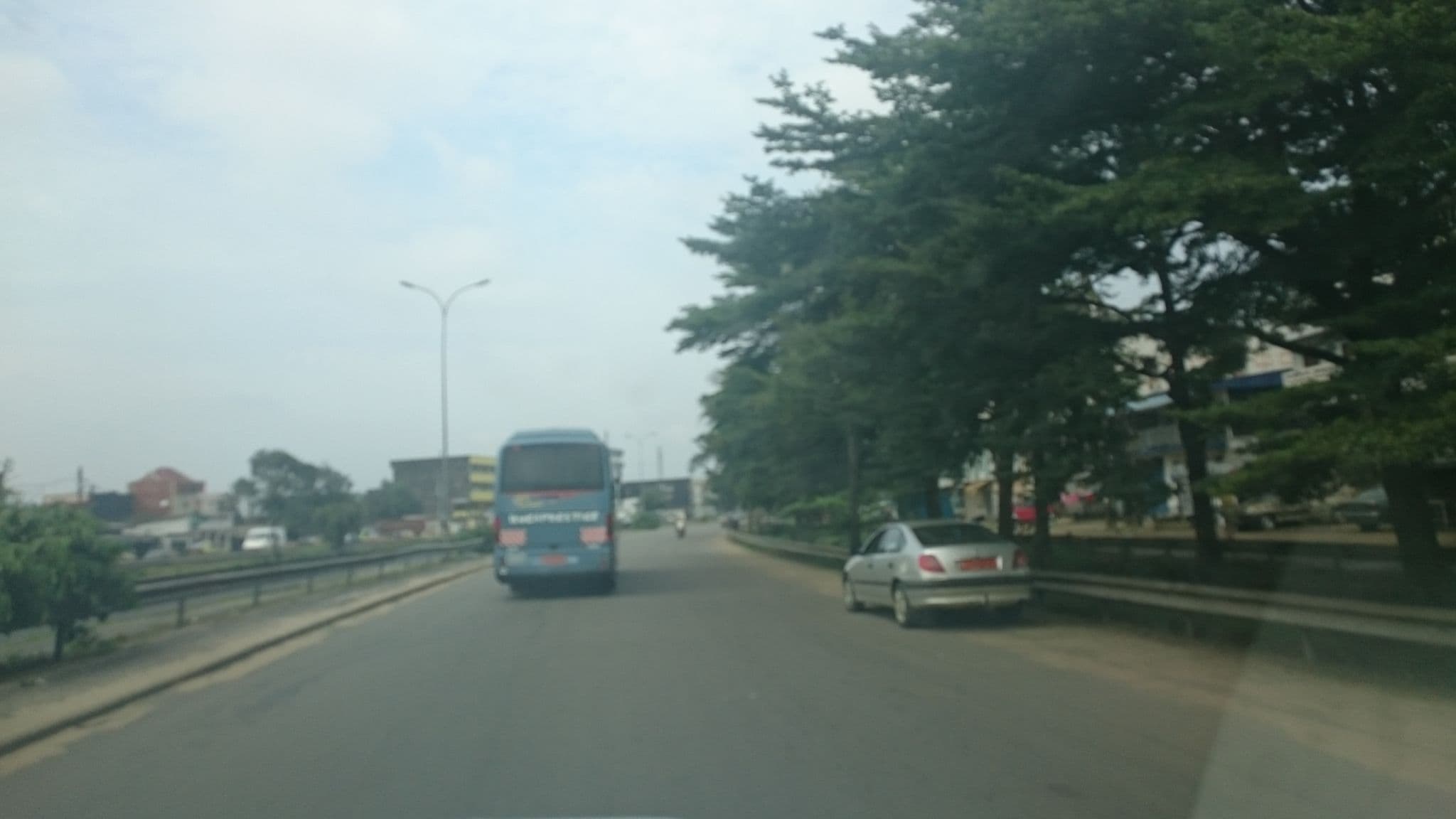 Street view near Le Château, Douala