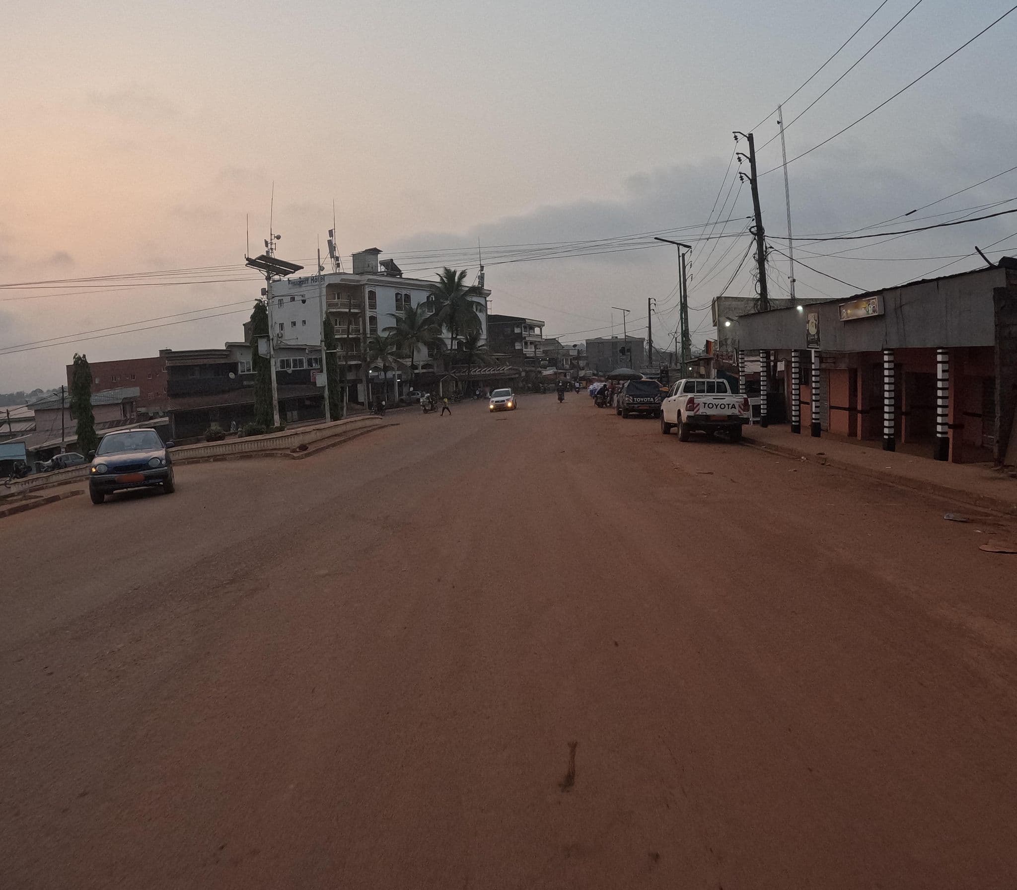 Street view near Hôtel Feuguiff, Yaoundé