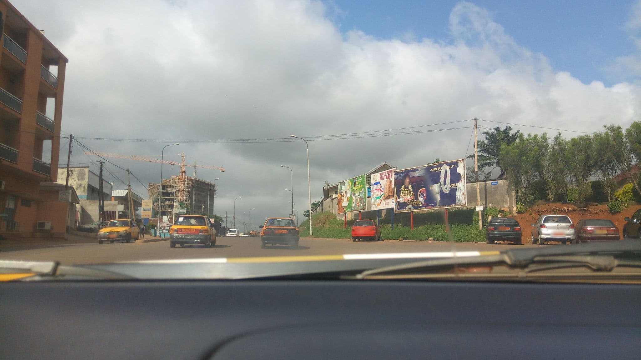 Street view near PRESTIGE HOTEL Olï¿½zoa, Yaoundé