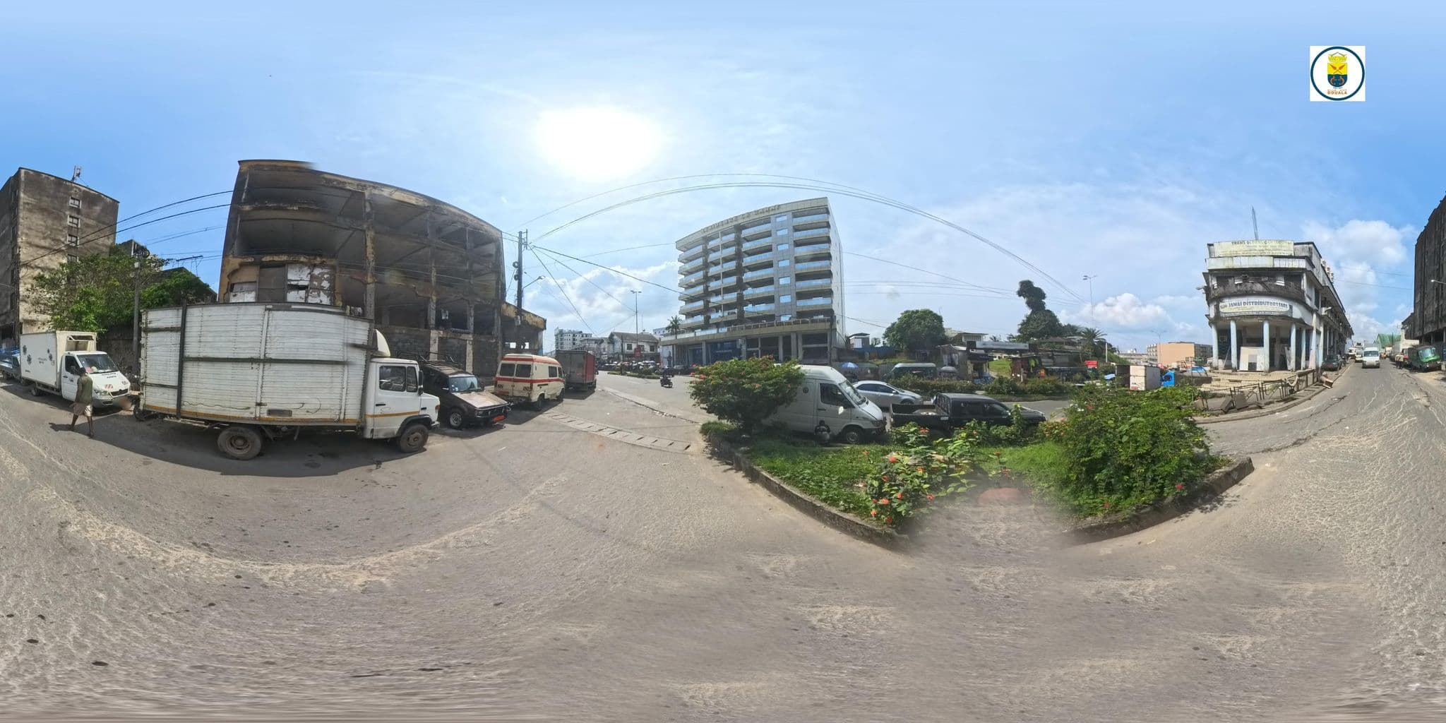 Street view near Le Lido, Douala
