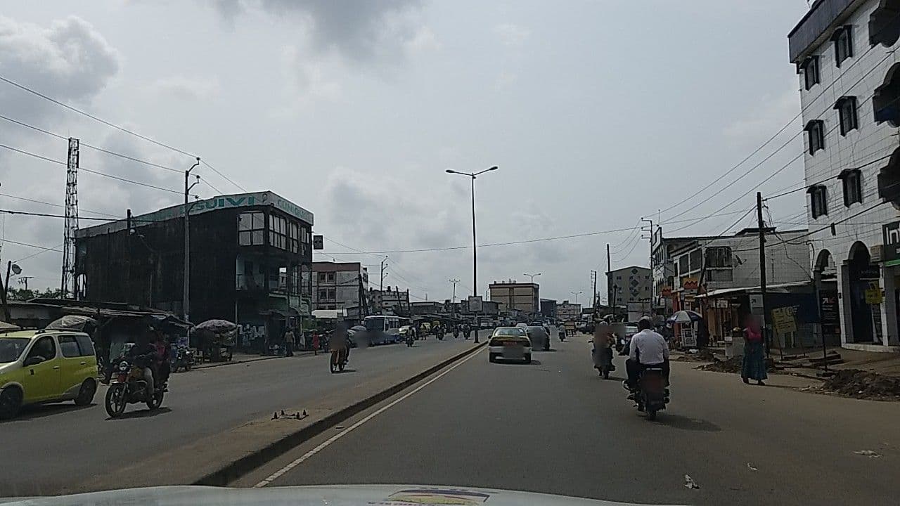 Street view near Hôtel Manengole, Douala
