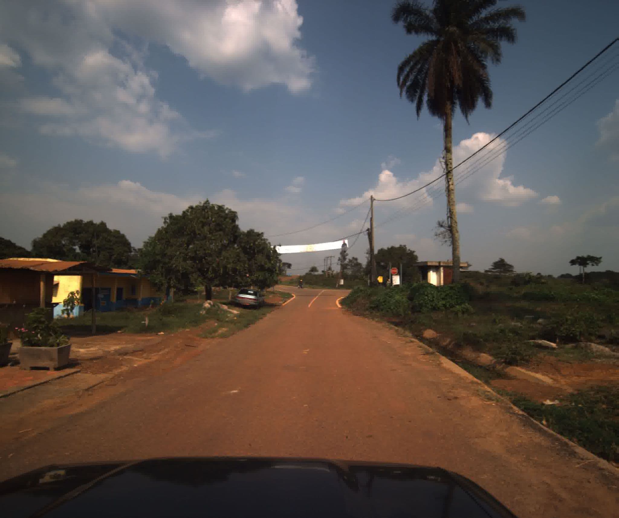 Street view near Maison d'Hôtes Chez Aline, Akono — © sogefi (CC BY-SA · Mapillary)