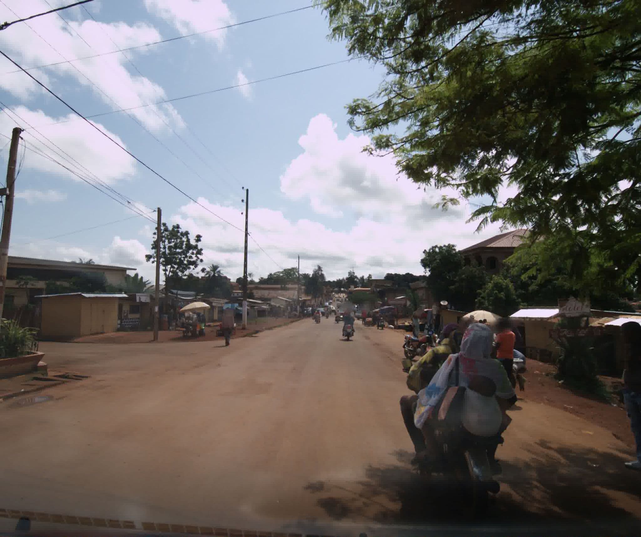 Street view near Hotel Pekassa de Karché, Foumban — © sogefi (CC BY-SA · Mapillary)