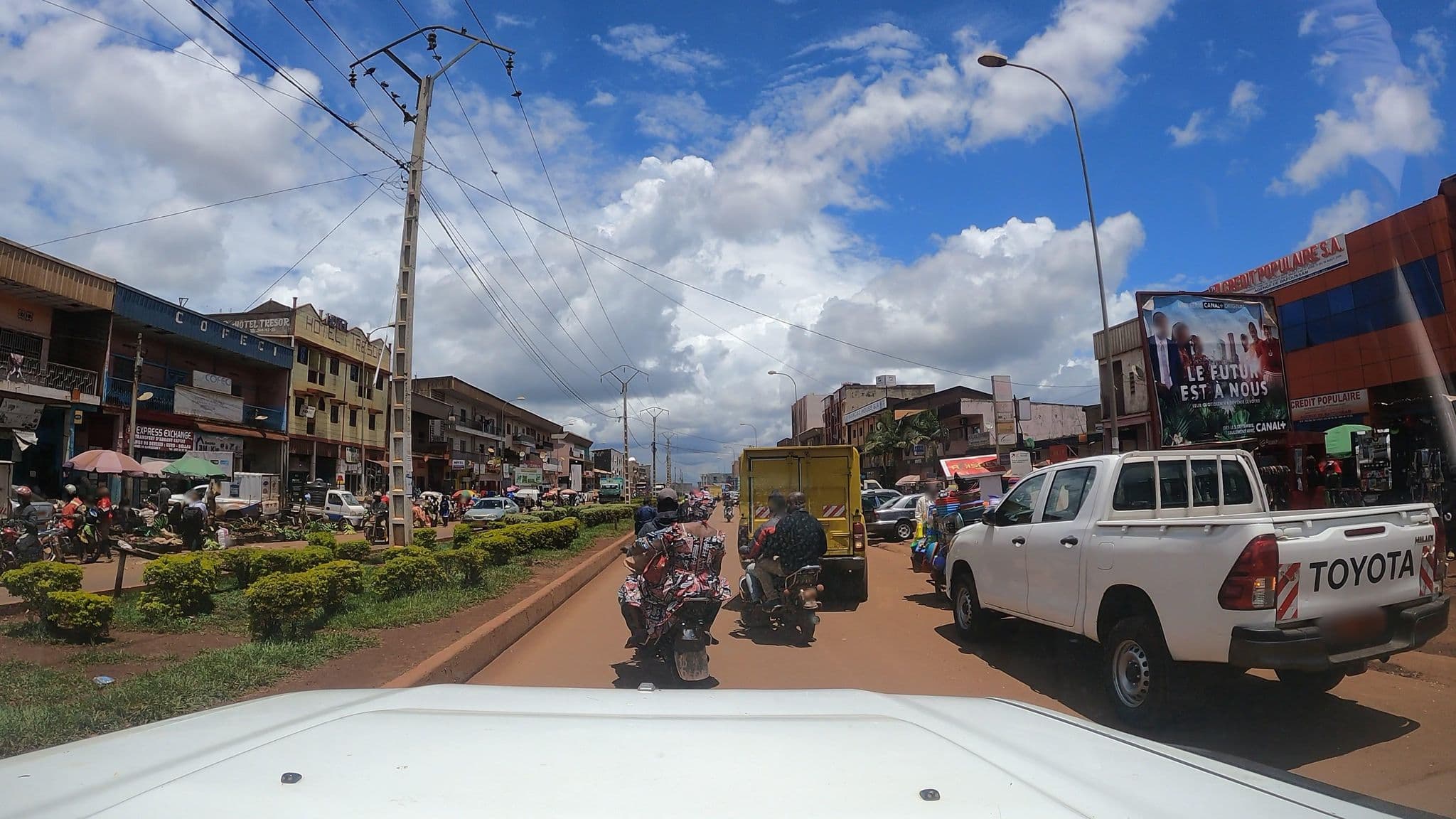 Street view near Hôtel Fédéral, Bafoussam — © ArnoldNkwabong (CC BY-SA · Mapillary)