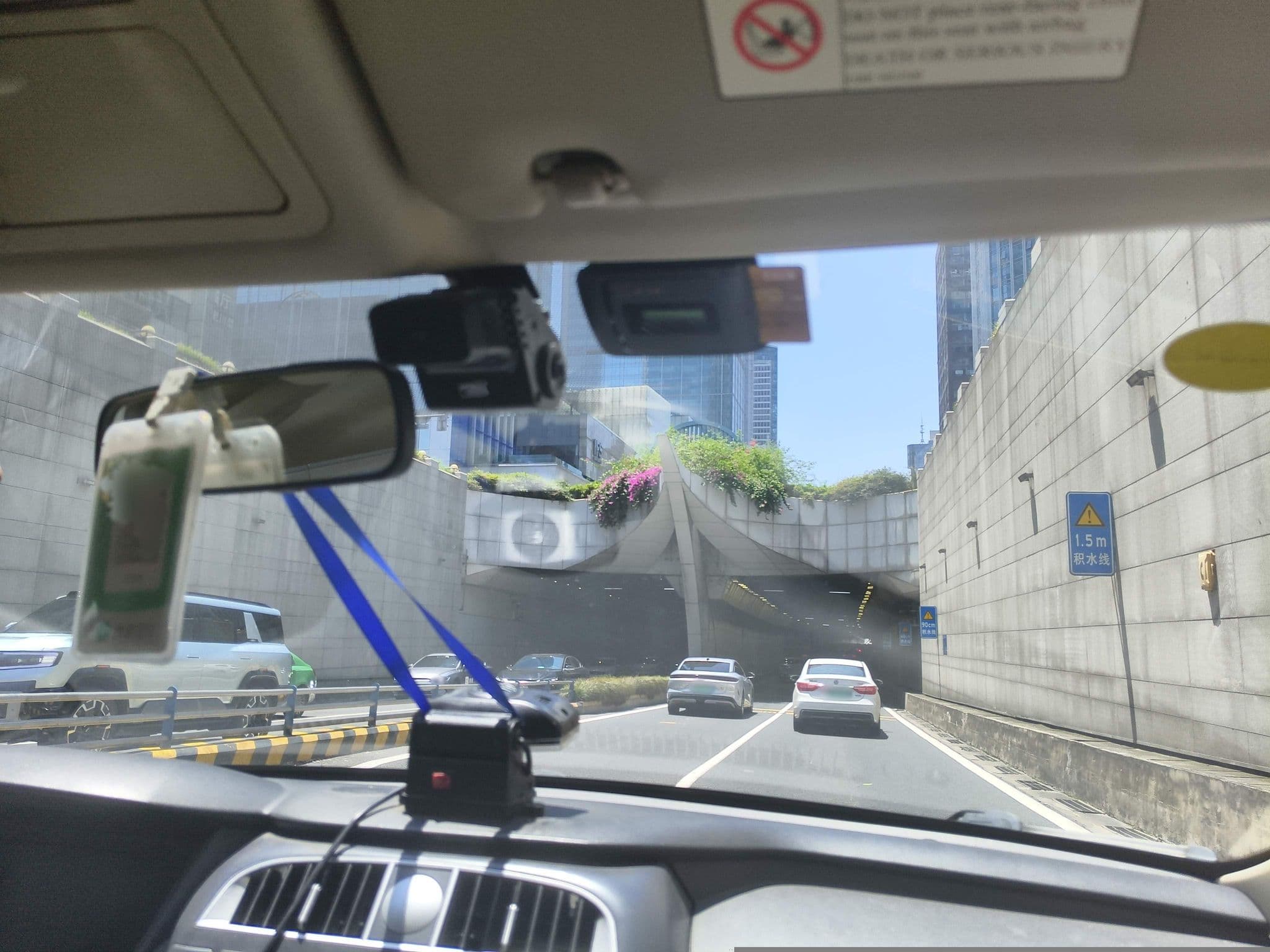 Street view near 易佰连锁酒店, Chengdu — © fuf (CC BY-SA · Mapillary)