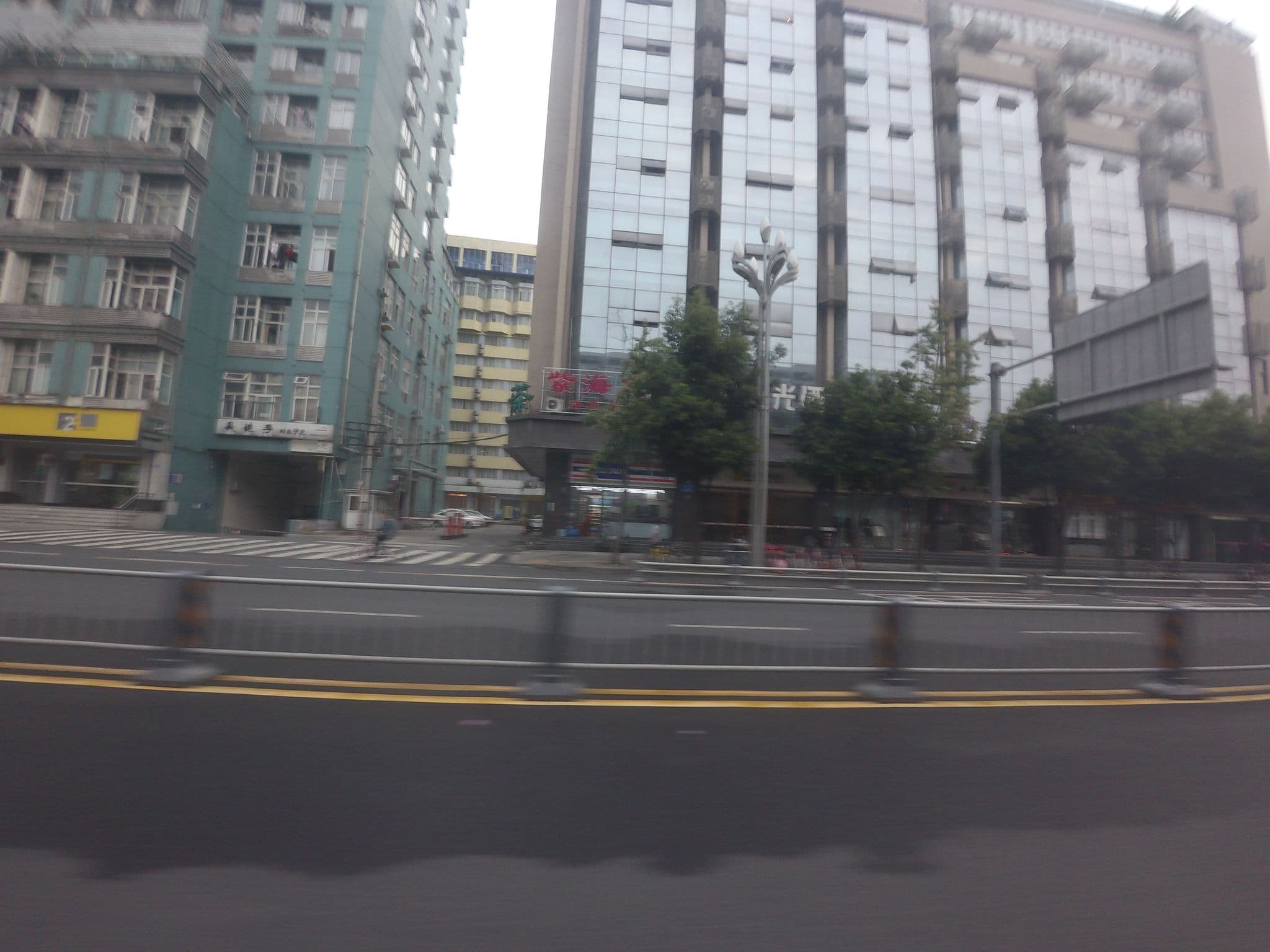 Street view near 如家快捷连锁酒店（文殊院站店）, Chengdu — © mapeadora (CC BY-SA · Mapillary)