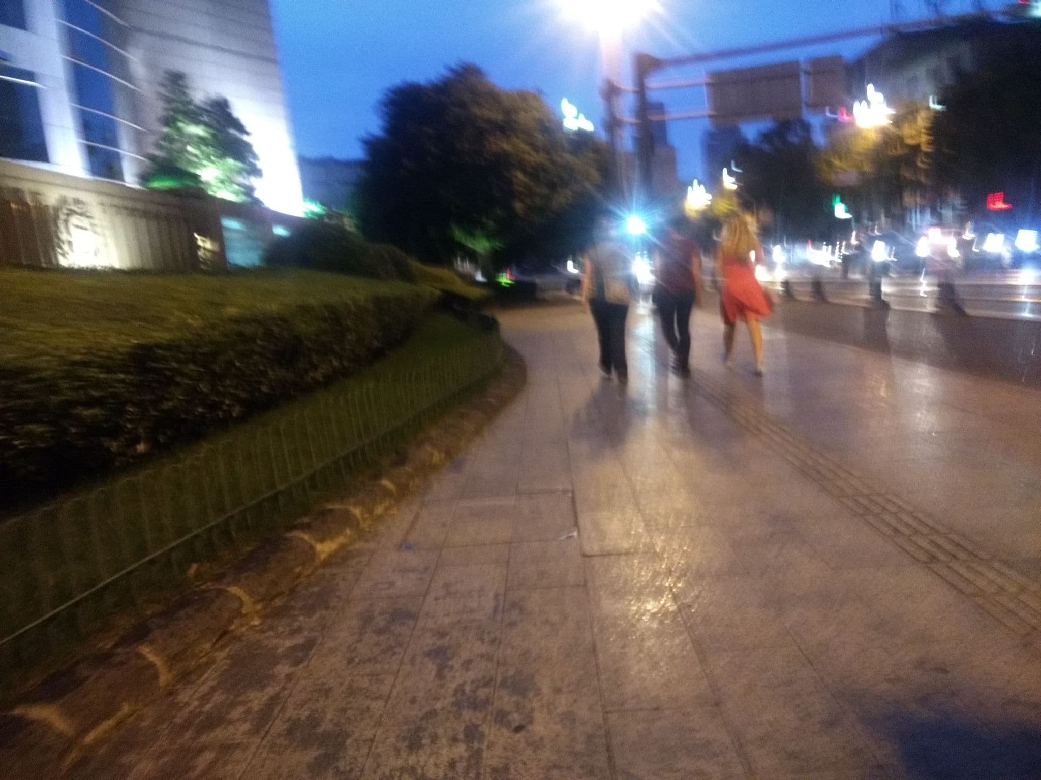Street view near Sheraton Chengdu Lido Hotel | 天府丽都喜来登饭店, Chengdu — © mapeadora (CC BY-SA · Mapillary)