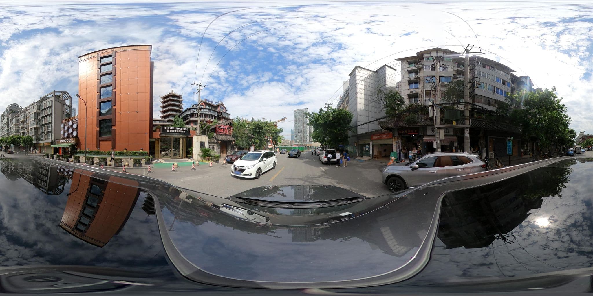 Street view near H Hotel Riverside, Chengdu — © adirricor (CC BY-SA · Mapillary)