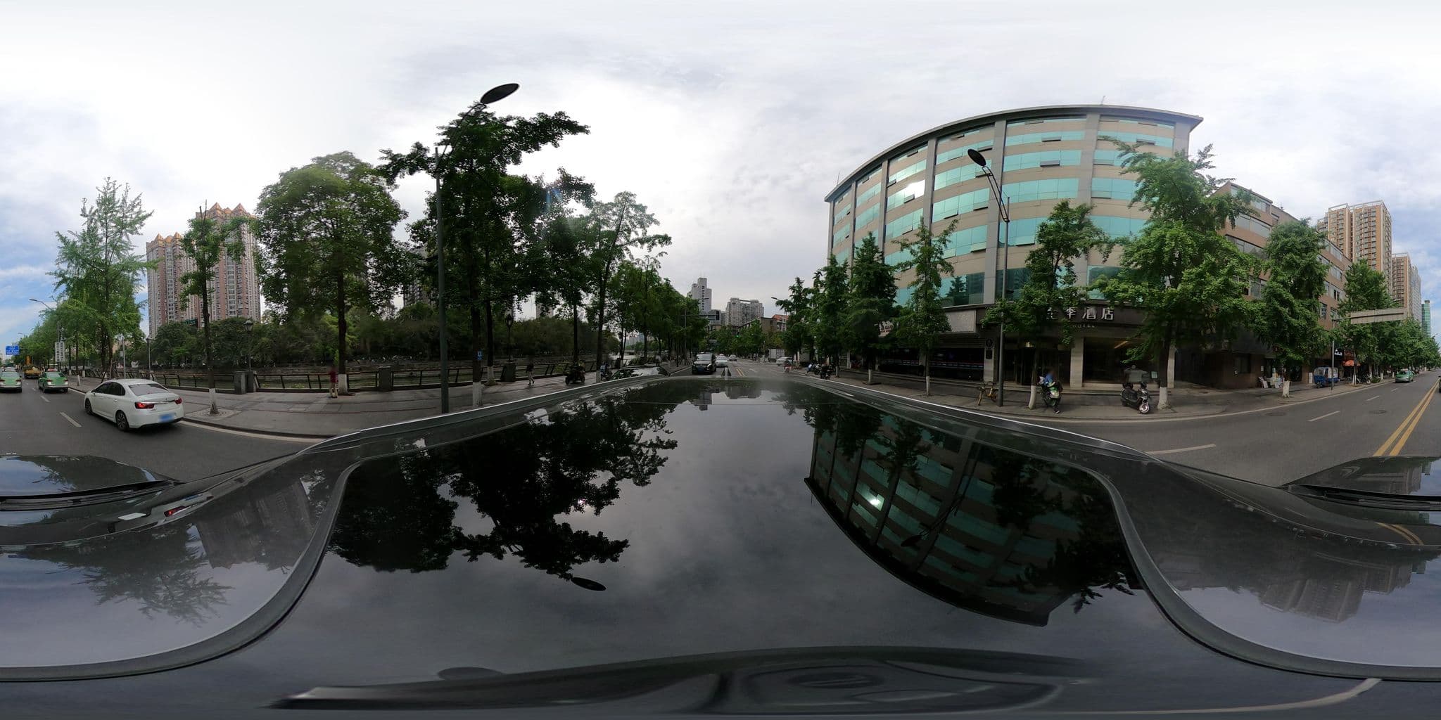Street view near 全季成都太古里滨江路酒店, Chengdu — © adirricor (CC BY-SA · Mapillary)