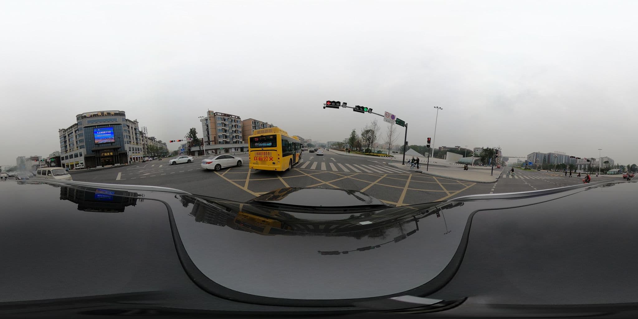 Street view near shuangliu square hotel, Chengdu — © adirricor (CC BY-SA · Mapillary)