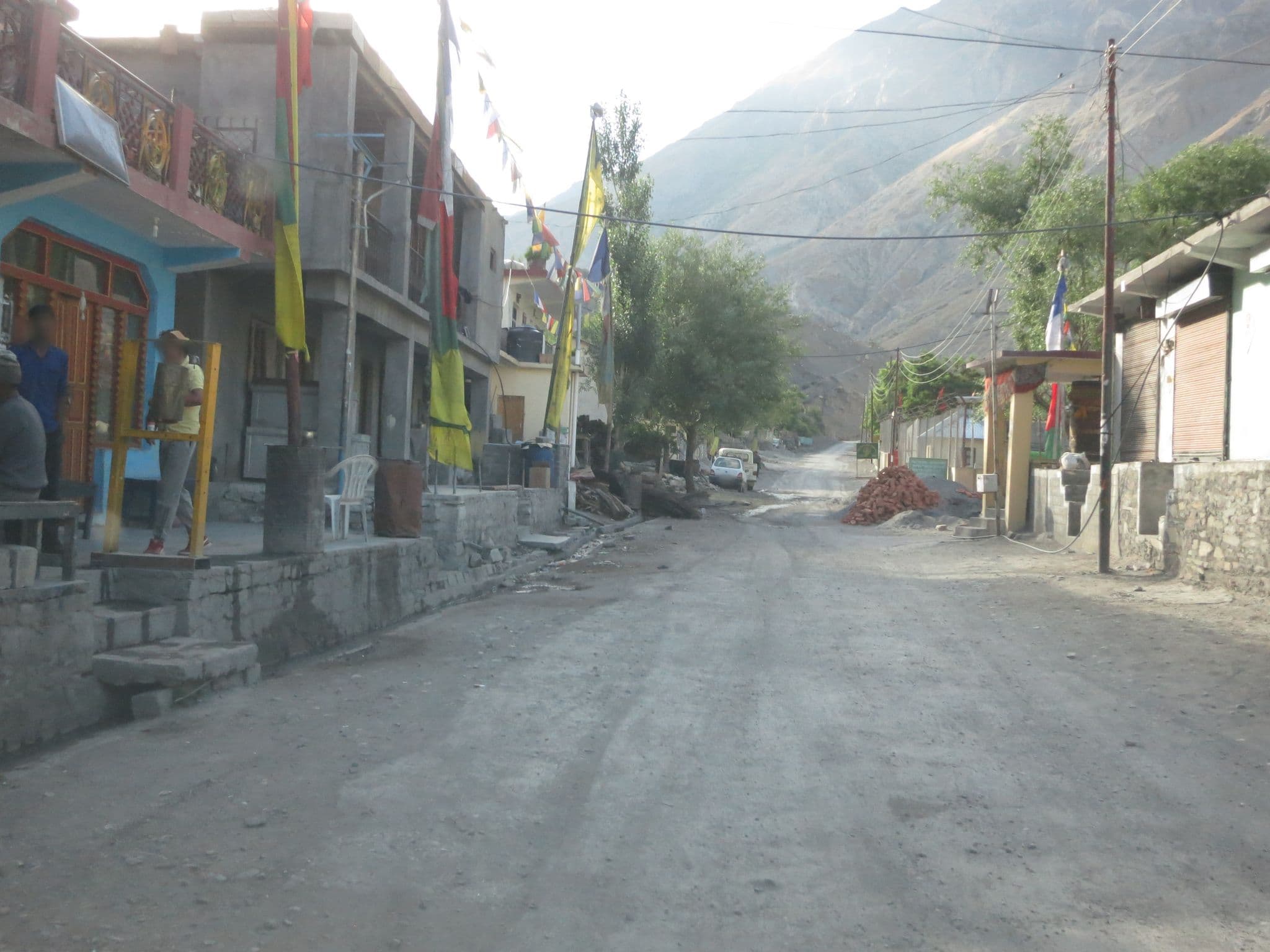 Street view near Tanzin Guesthouse Hurling, Gar
