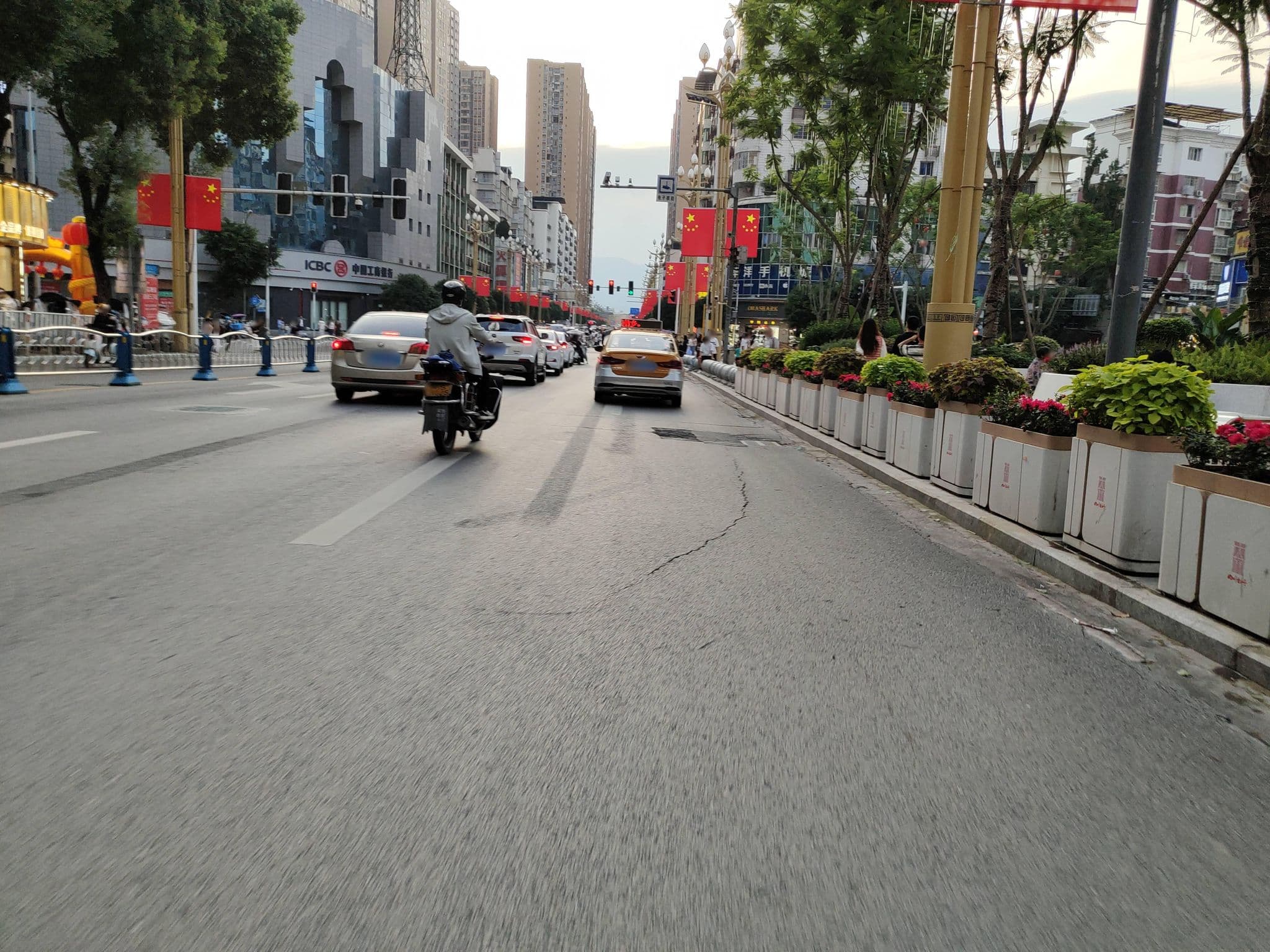 Street view near 东湖国际酒店, Qixing — © lpf452 (CC BY-SA · Mapillary)