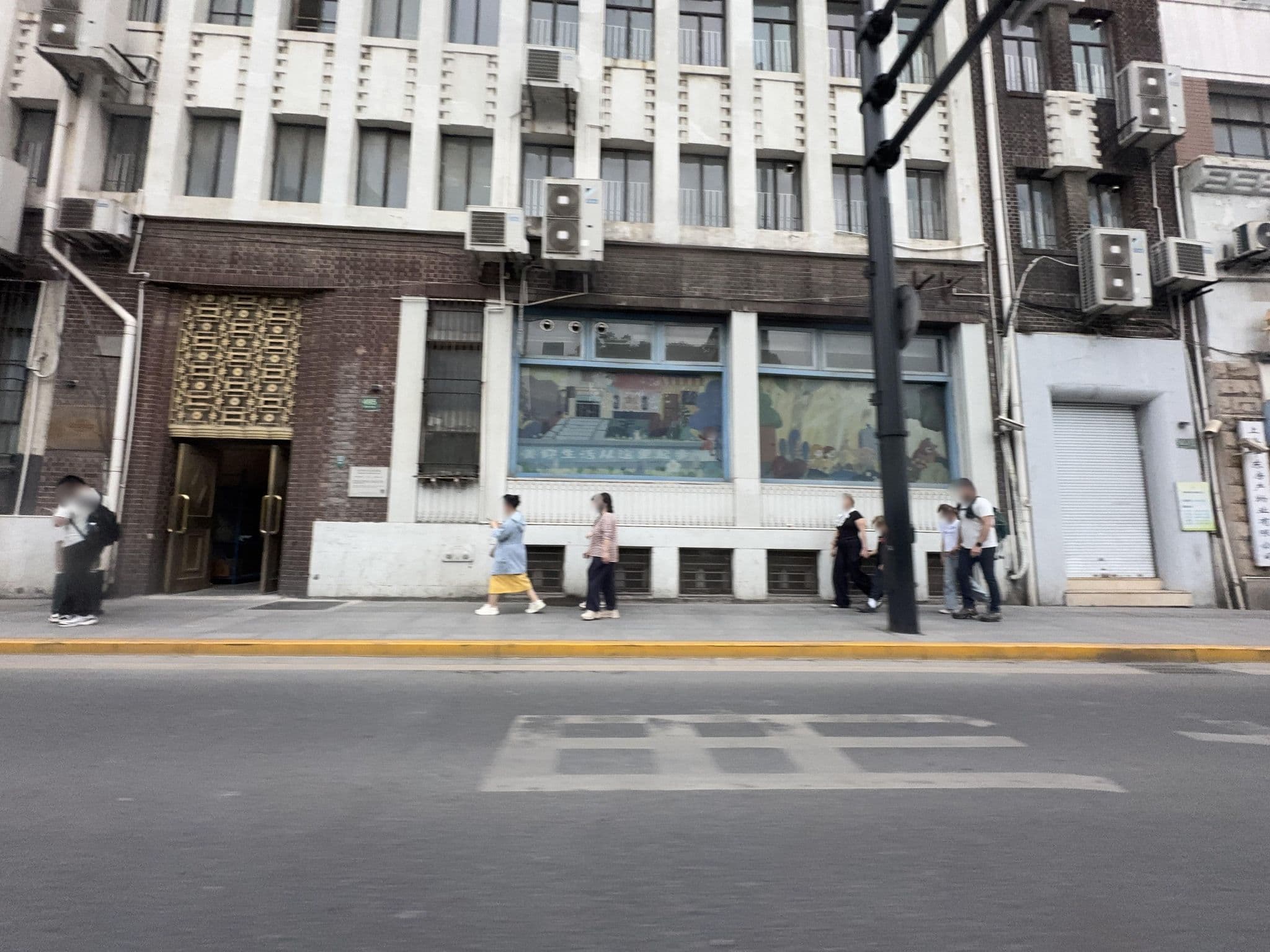 Street view near 1933 Time Travel Youth Hotel, Huangpu — © filipb (CC BY-SA · Mapillary)