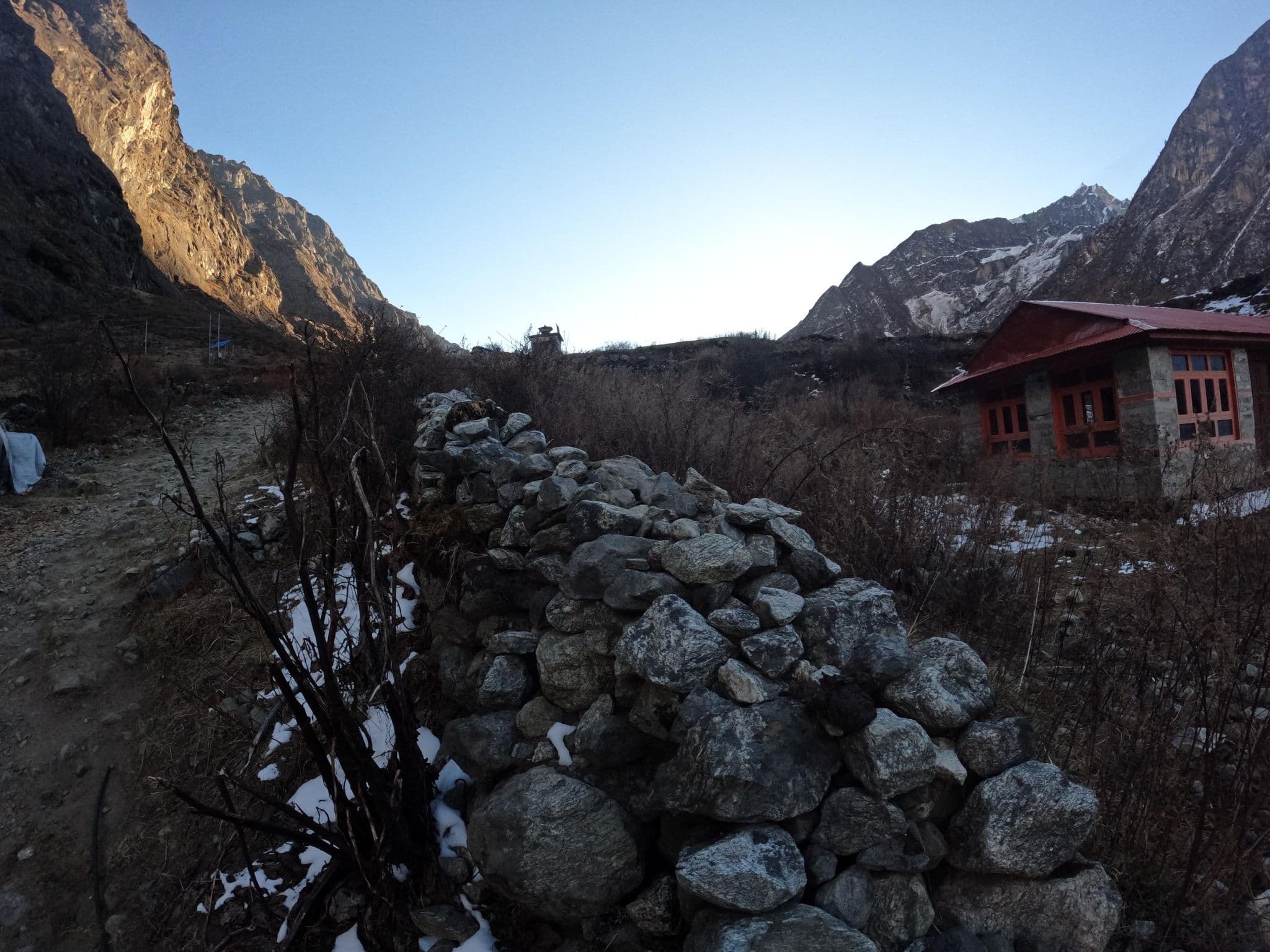 Street view near Resting Place Guest House, Saga — © Narayan01 (CC BY-SA · Mapillary)