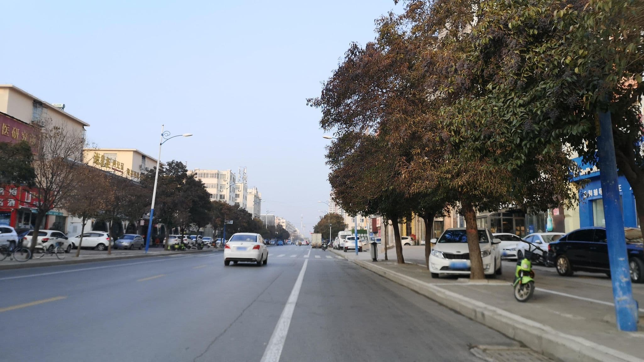 Street view near 悦华酒店 Glory Hotel., Puyang Chengguanzhen — © who_i_am (CC BY-SA · Mapillary)