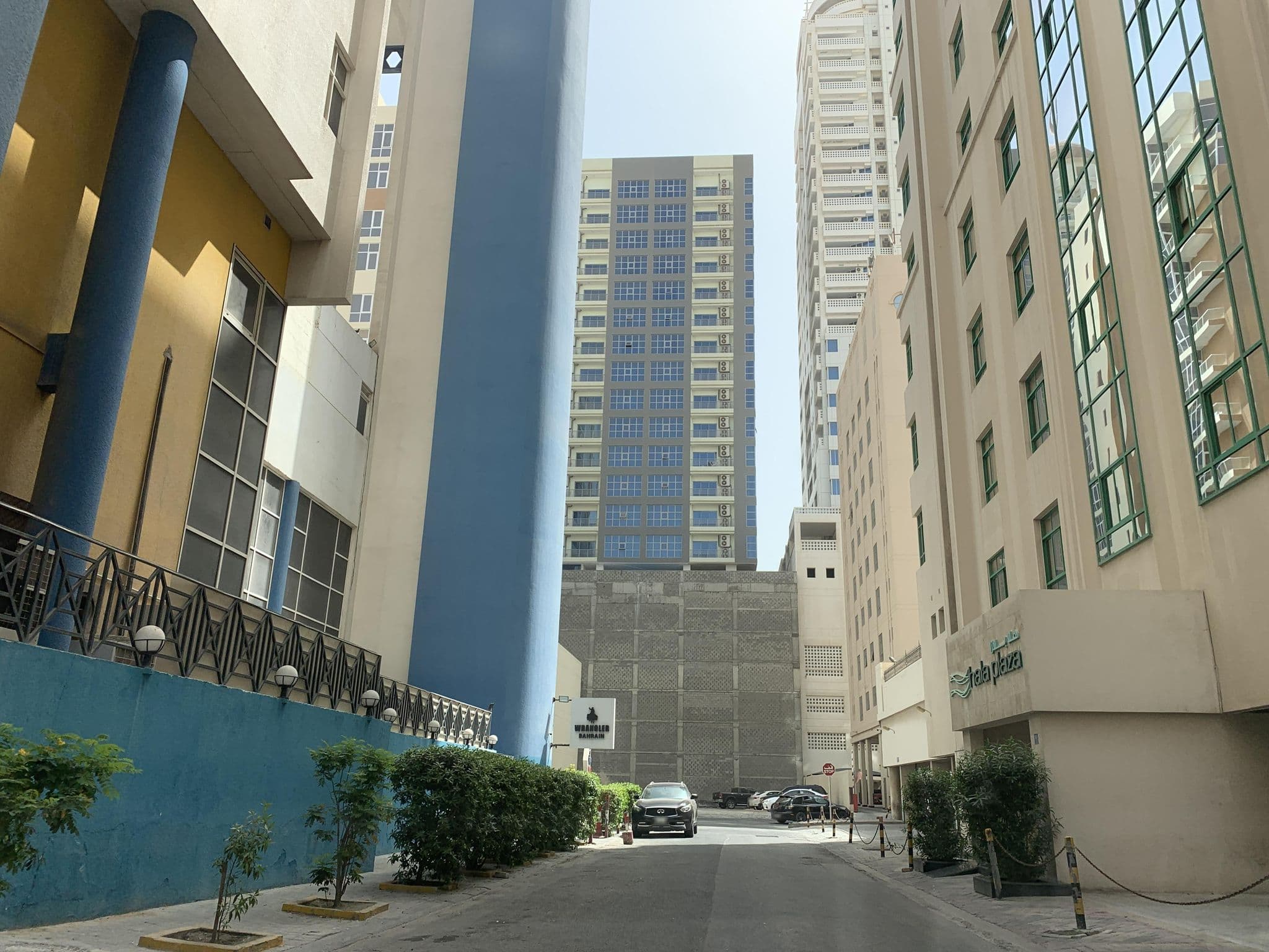 Street view near Juffair Grand Hotel, Manama — © sherif1234 (CC BY-SA · Mapillary)