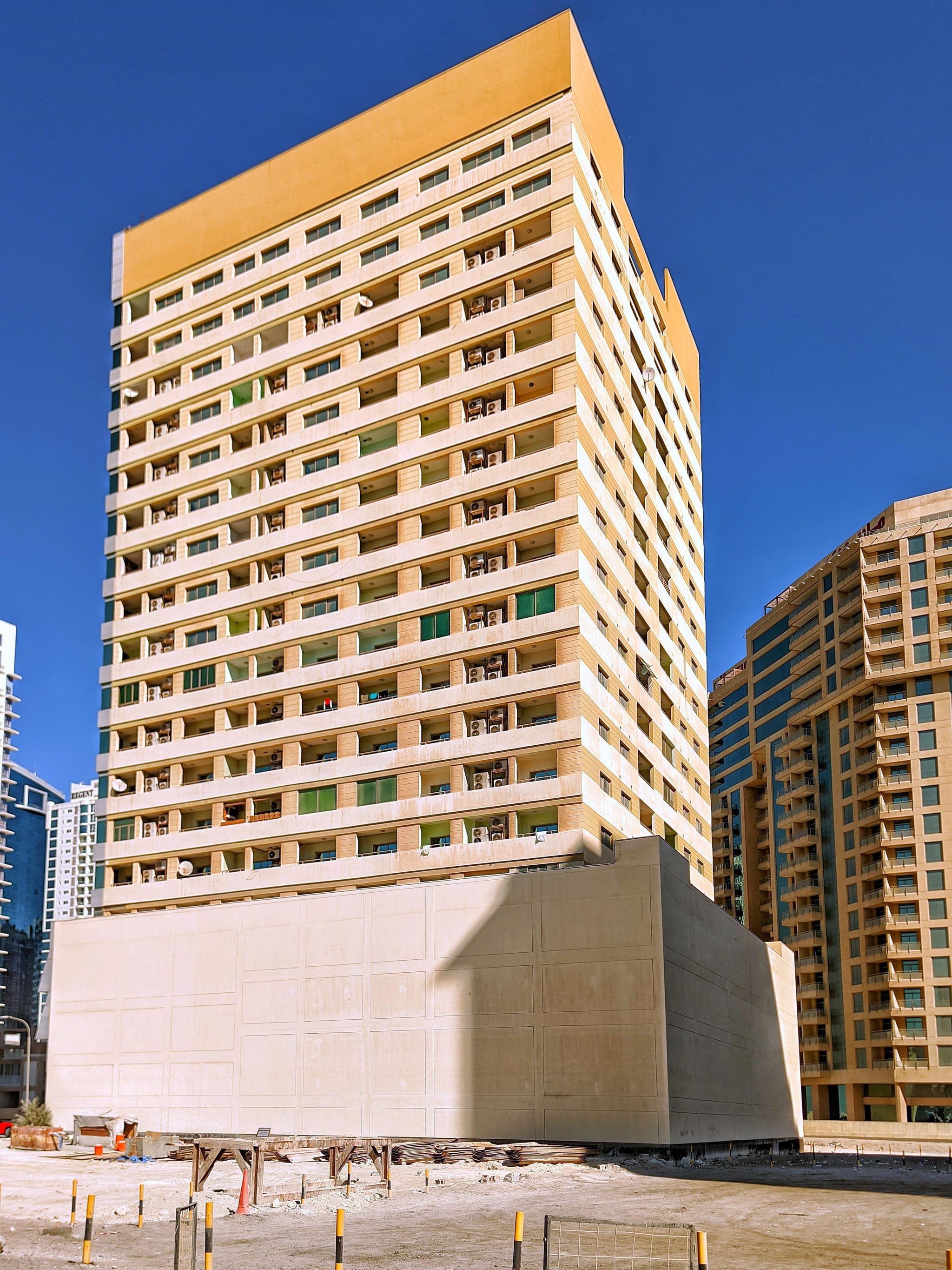 Street view near Pars Hotel, Manama — © km2bp (CC BY-SA · Mapillary)