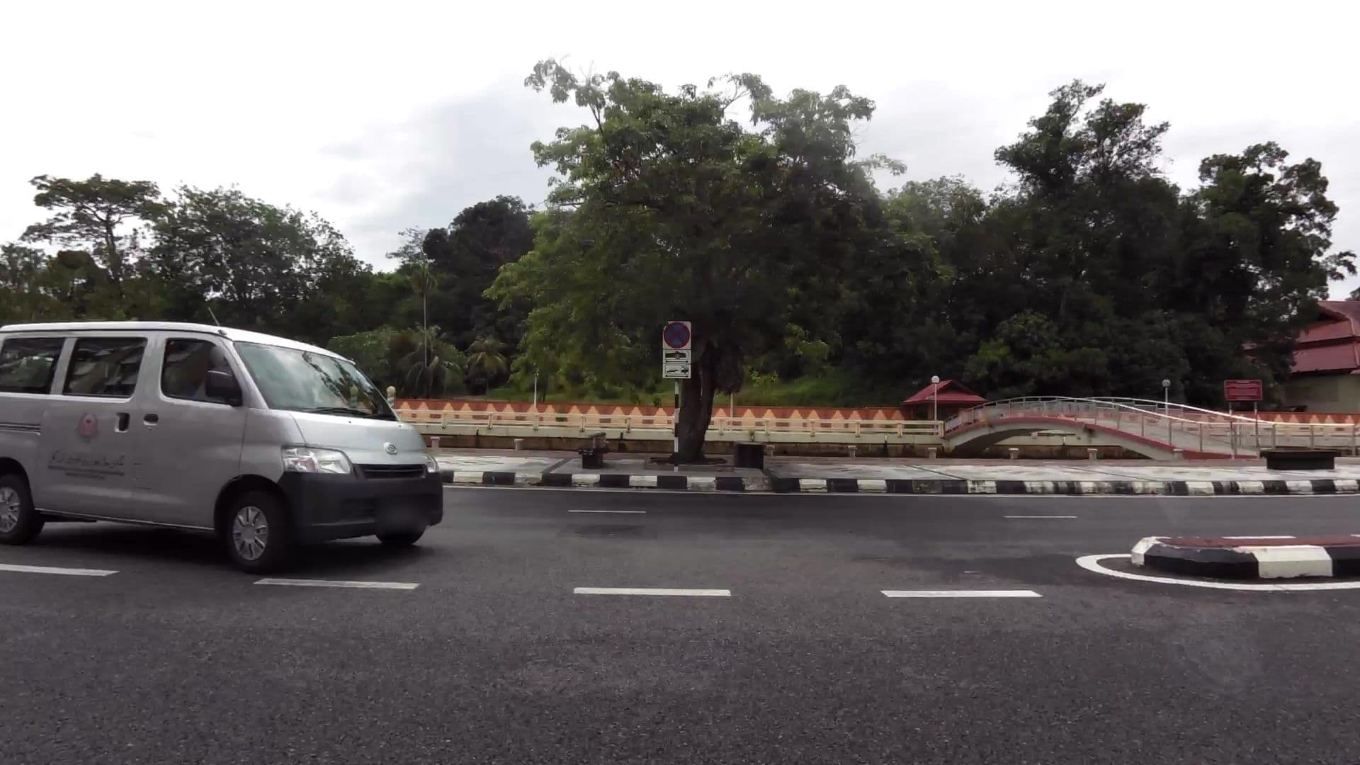 Street view near Britannia House, Bandar Seri Begawan — © kaartcam (CC BY-SA · Mapillary)