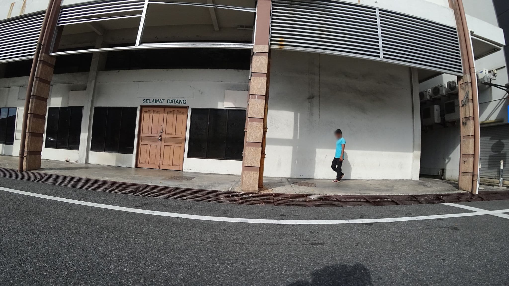 Street view near The Brunei Hotel, Bandar Seri Begawan — © raito (CC BY-SA · Mapillary)